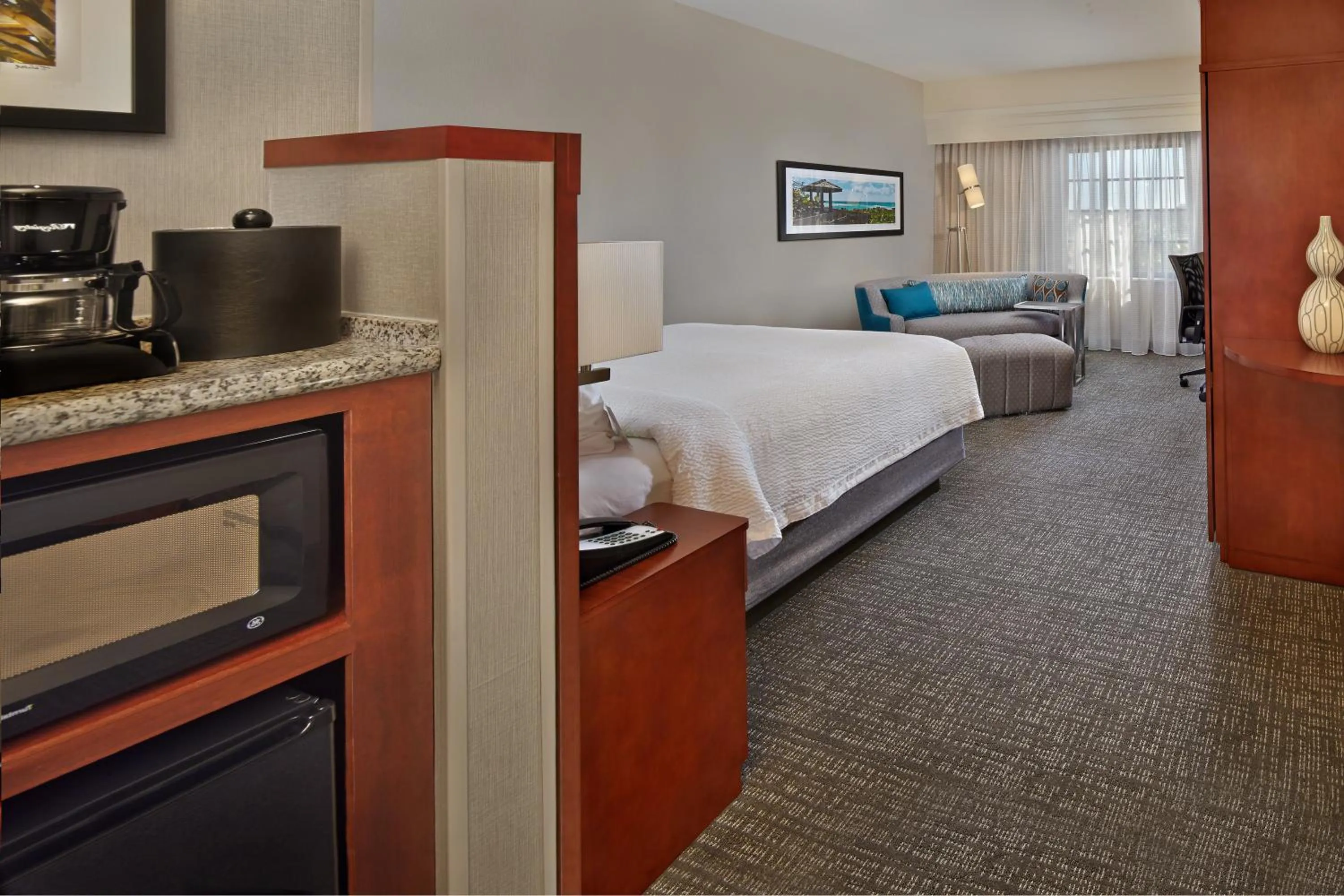 Bedroom, Bed in Courtyard by Marriott Stuart