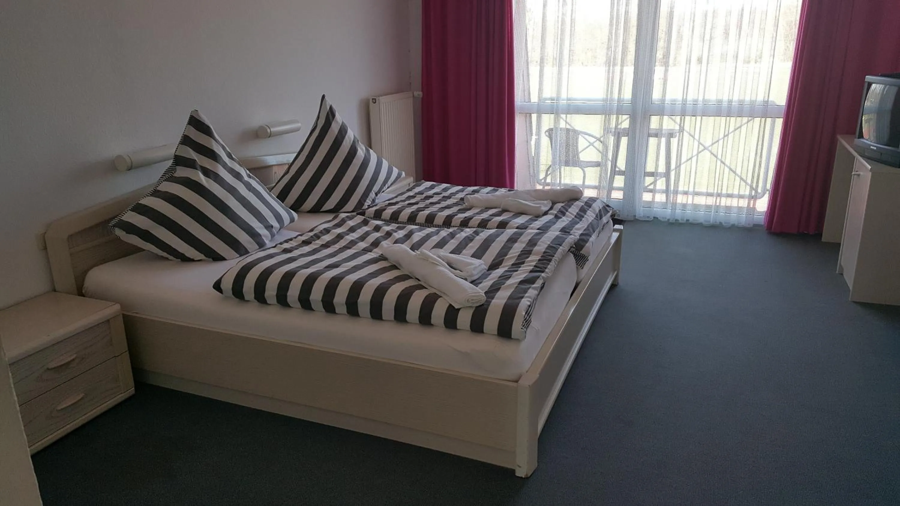 Photo of the whole room, Bed in Hotel Restaurant Teichaue