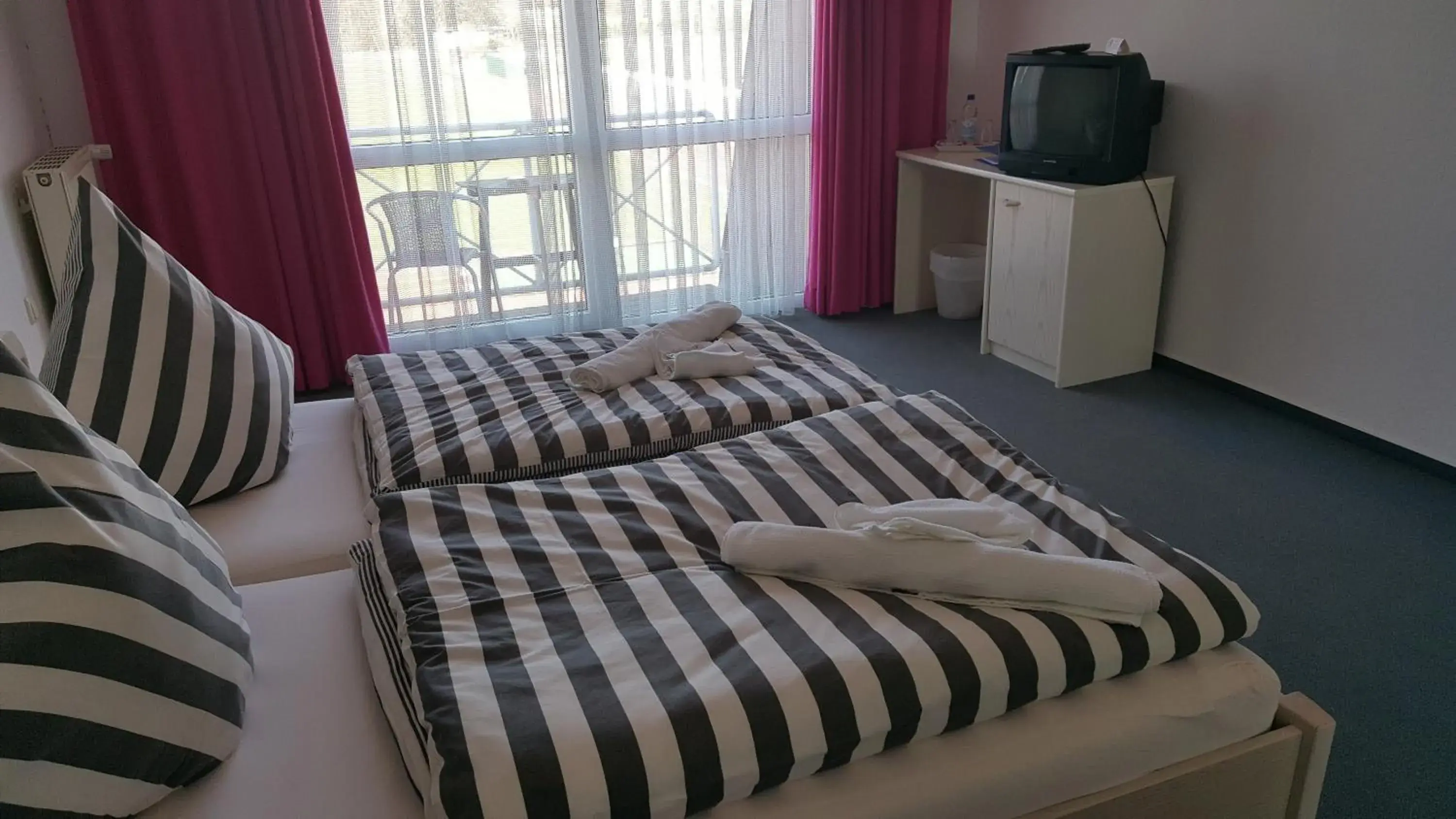 Double Room with Balcony - single occupancy in Hotel Restaurant Teichaue Double Room with Balcony - single occupancy in Hotel Restaurant Teichaue