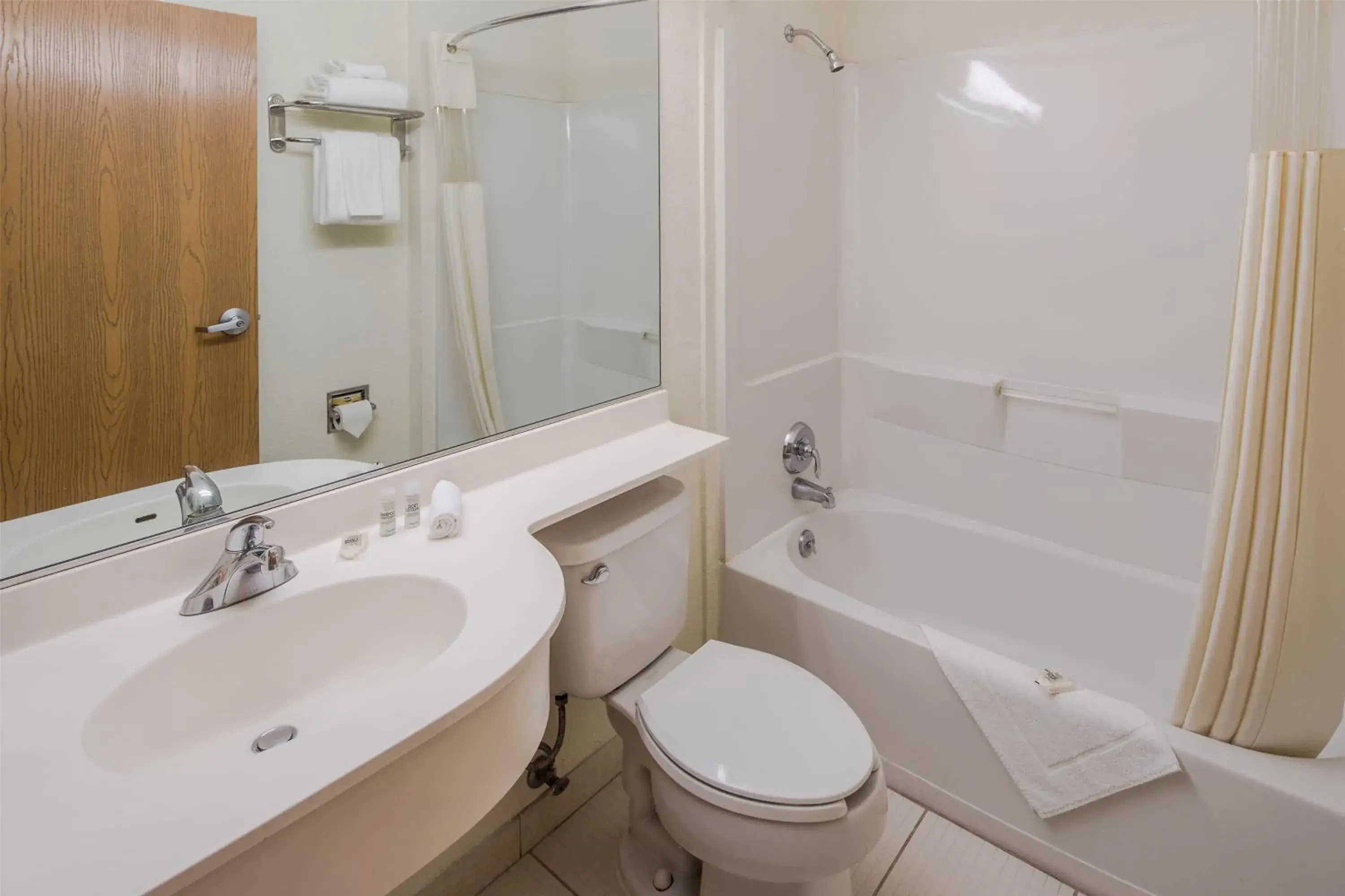 Photo of the whole room in Microtel Inn & Suites by Wyndham Culiacán Photo of the whole room in Microtel Inn & Suites by Wyndham Culiacán