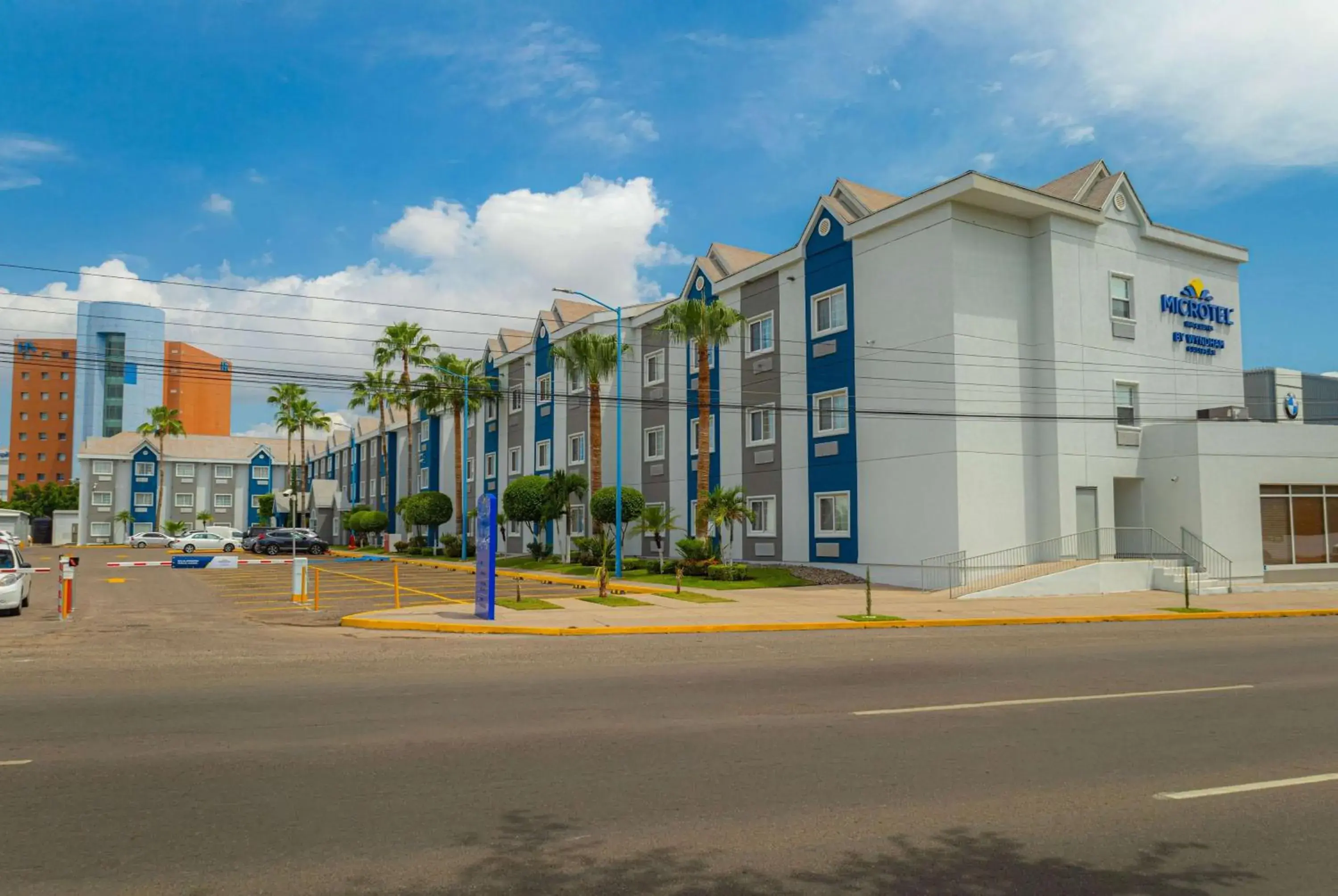 Property building in Microtel Inn & Suites by Wyndham Culiacán Property building in Microtel Inn & Suites by Wyndham Culiacán