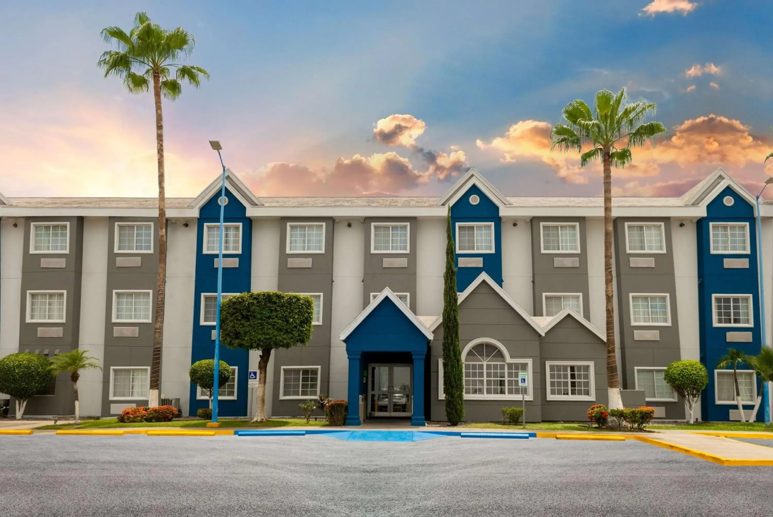 Property building in Microtel Inn & Suites by Wyndham Culiacán Property building in Microtel Inn & Suites by Wyndham Culiacán