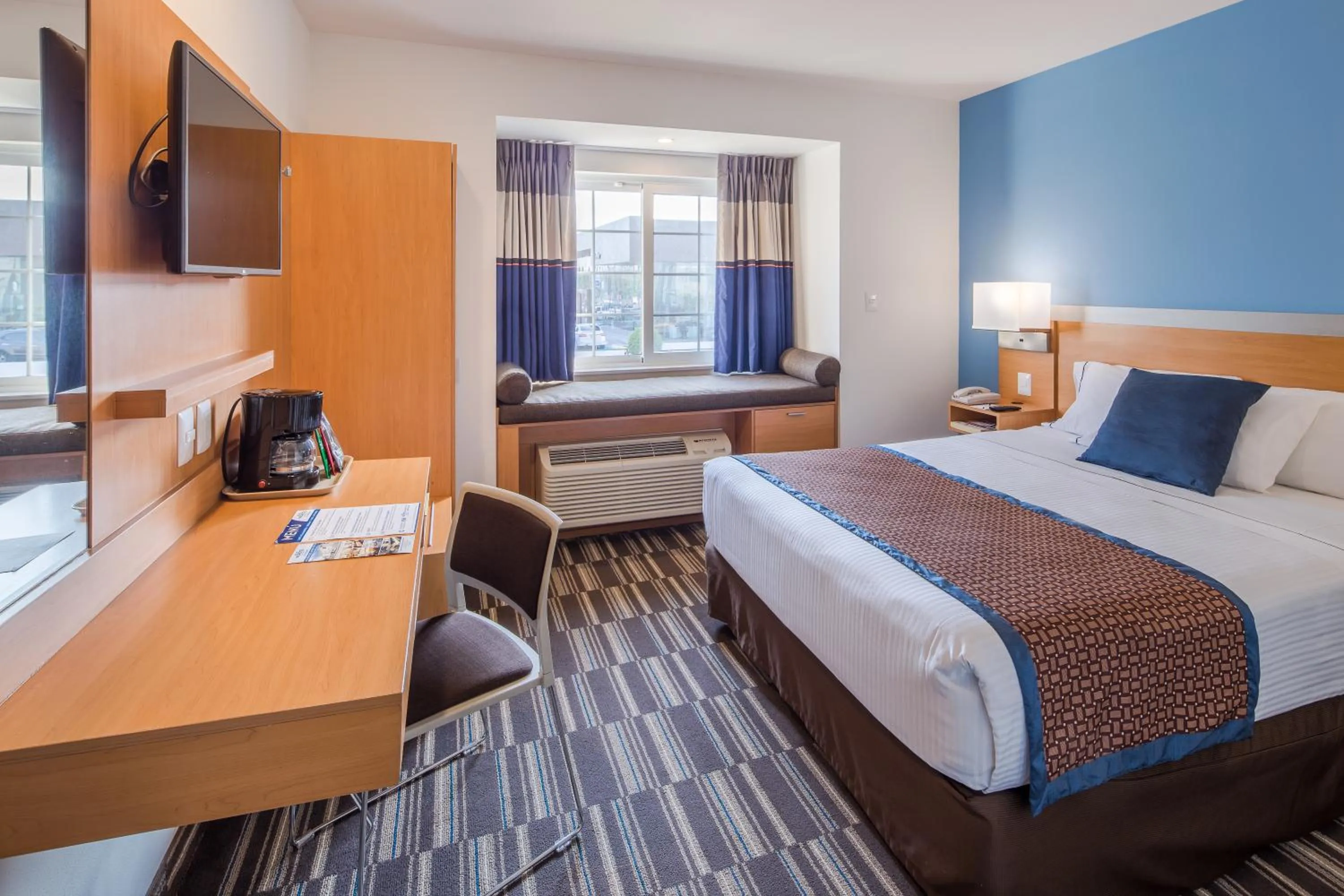 Photo of the whole room, Bed in Microtel Inn & Suites by Wyndham Culiacán