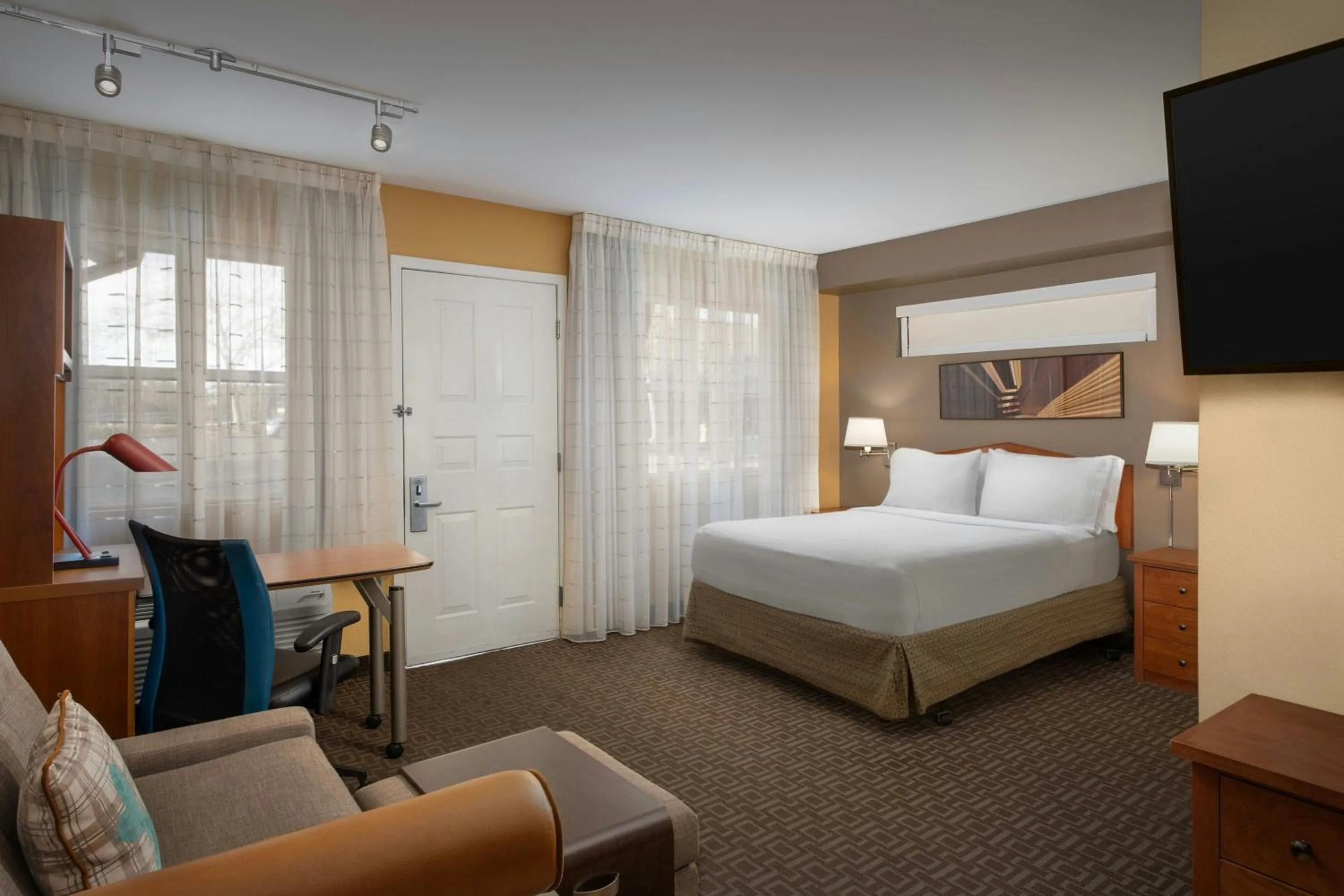 Photo of the whole room, Bed in TownePlace Suites by Marriott Portland Hillsboro