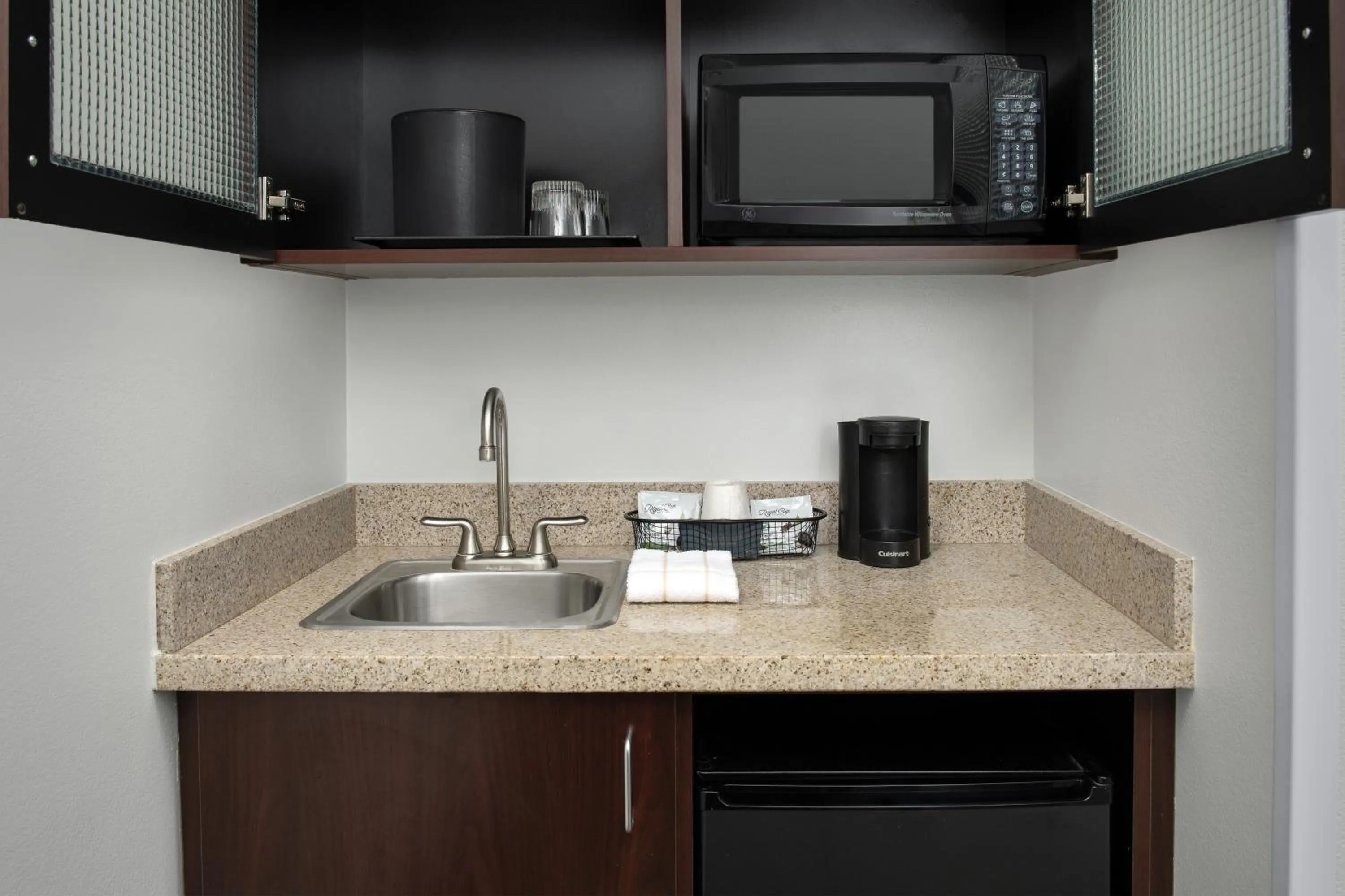 Coffee/tea facilities in SpringHill Suites by Marriott Portland Vancouver