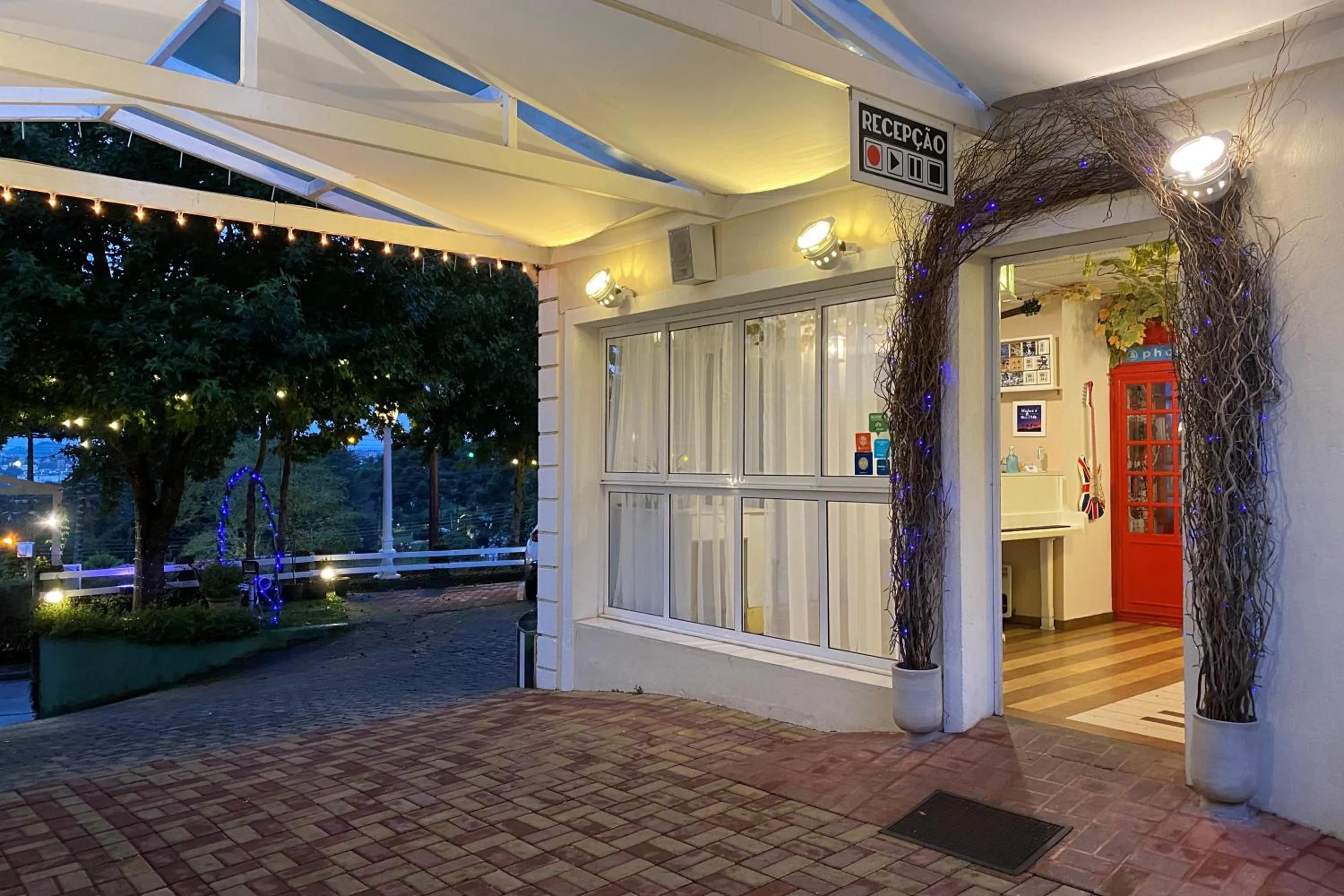 Facade/entrance in Pousada Piano Piano