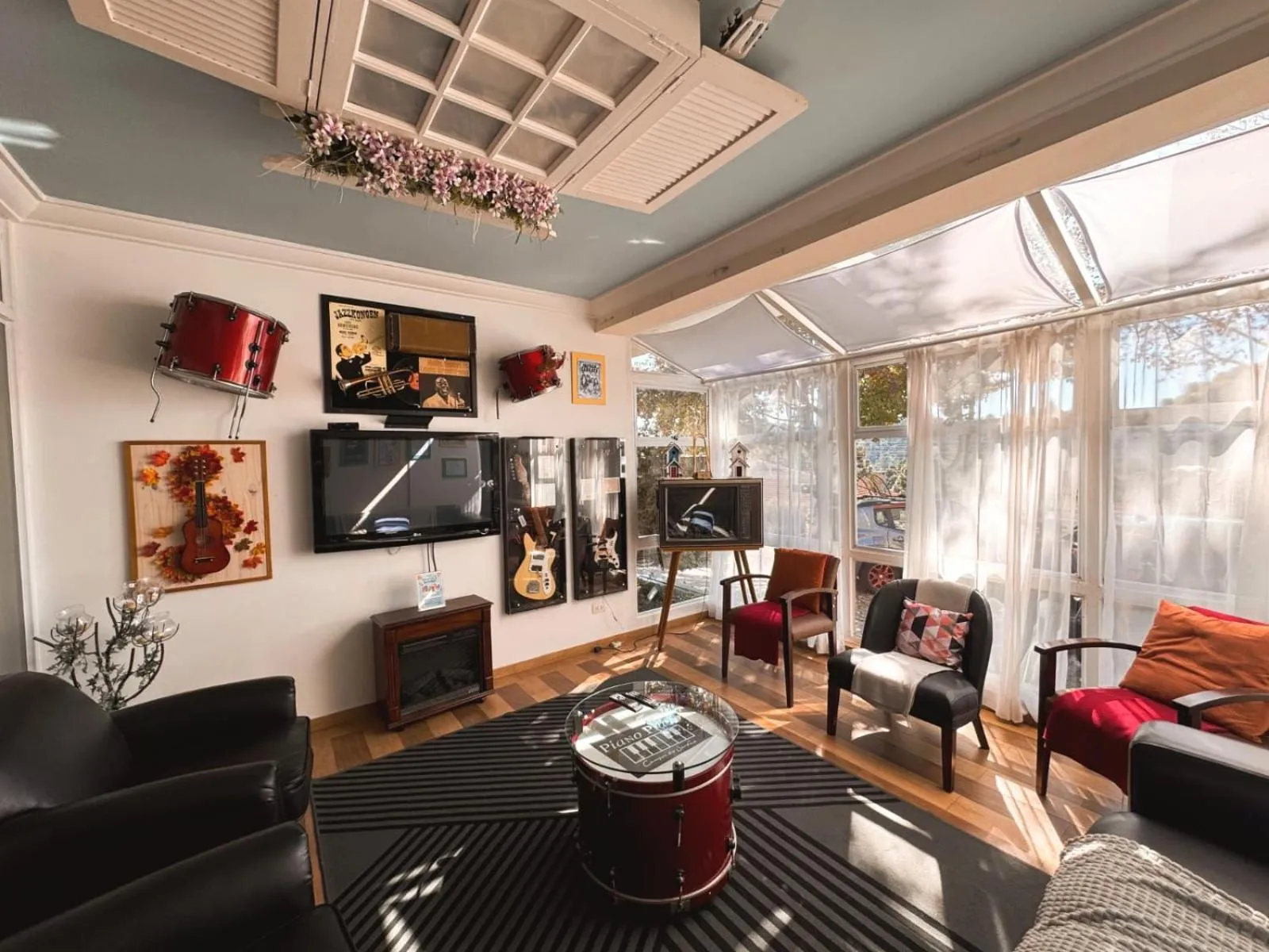 Communal lounge/ TV room in Pousada Piano Piano