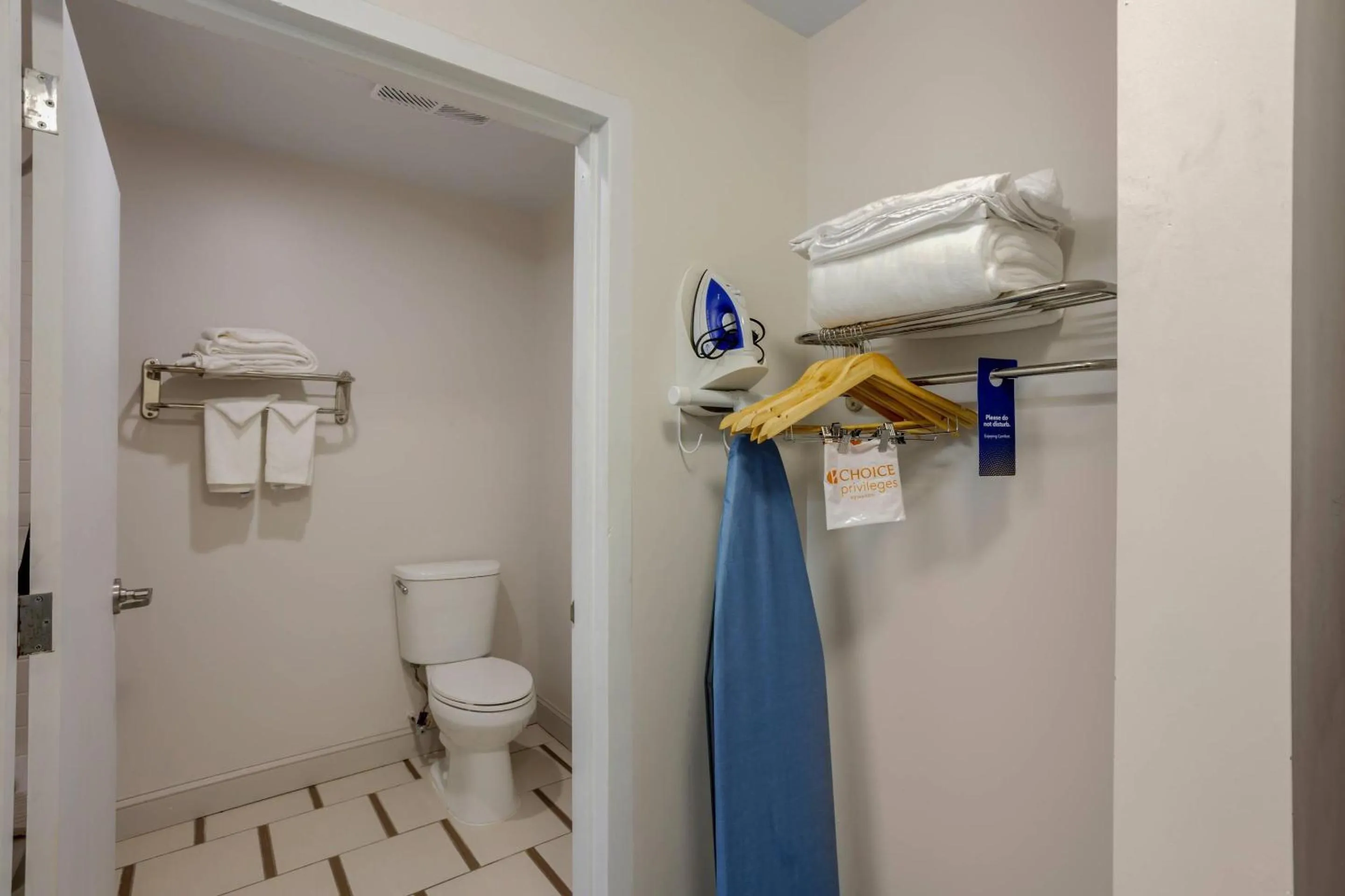 Bedroom in Comfort Inn & Suites Mt Laurel-Philadelphia