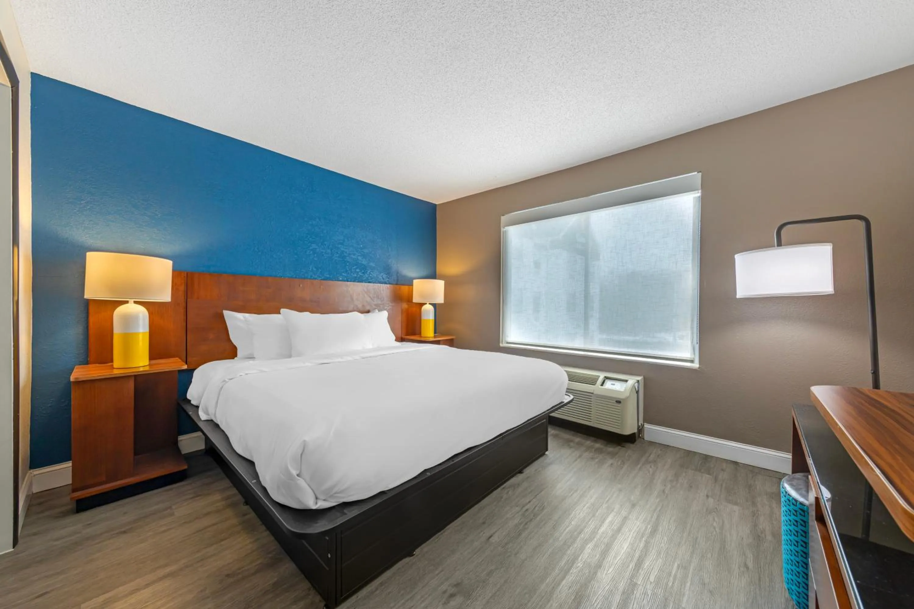 Bed in Comfort Inn & Suites Mt Laurel-Philadelphia