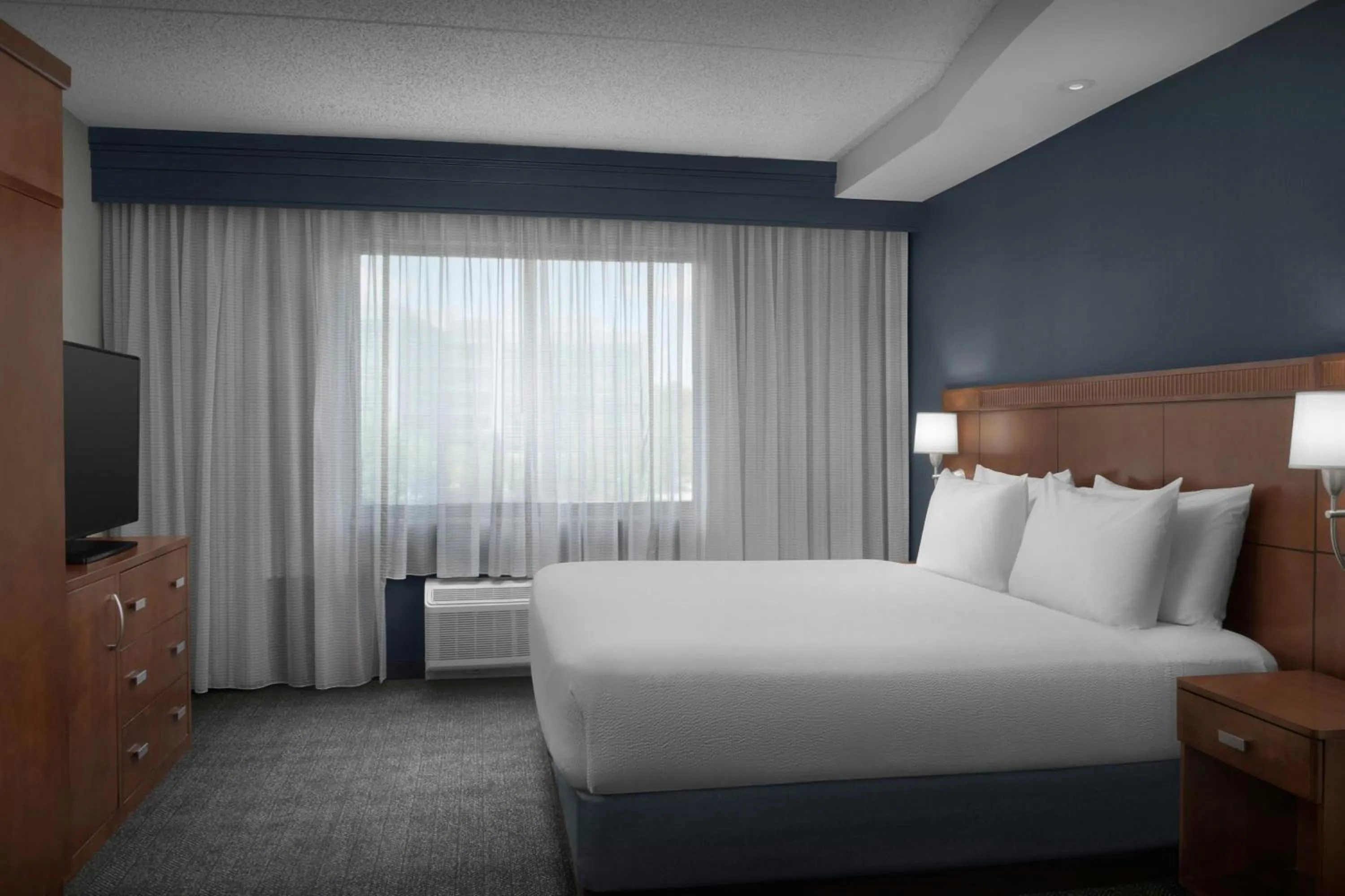 Bedroom, Bed in Courtyard Philadelphia Great Valley/Malvern