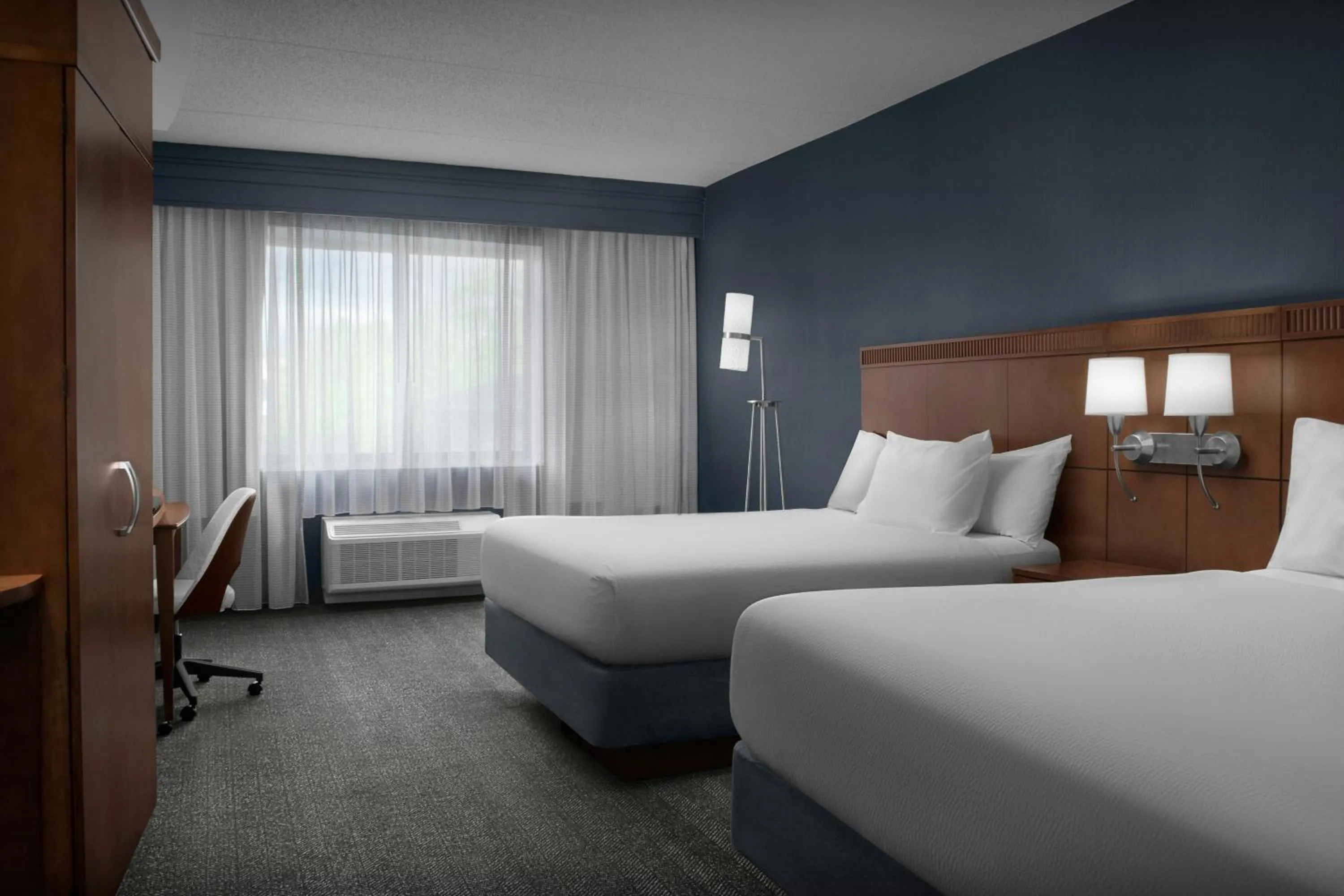 Photo of the whole room, Bed in Courtyard Philadelphia Great Valley/Malvern