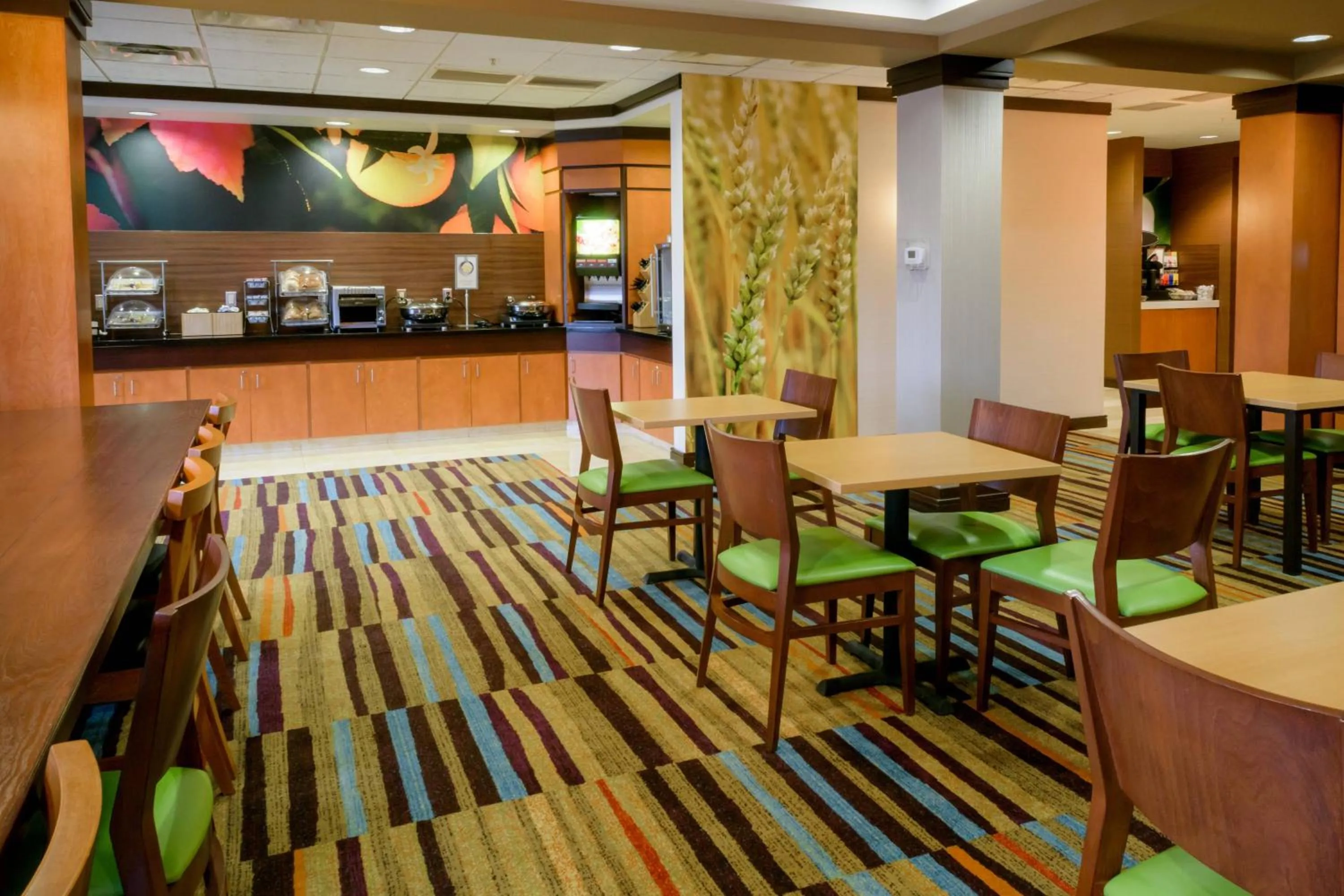 Breakfast in Fairfield Inn & Suites Kennett Square