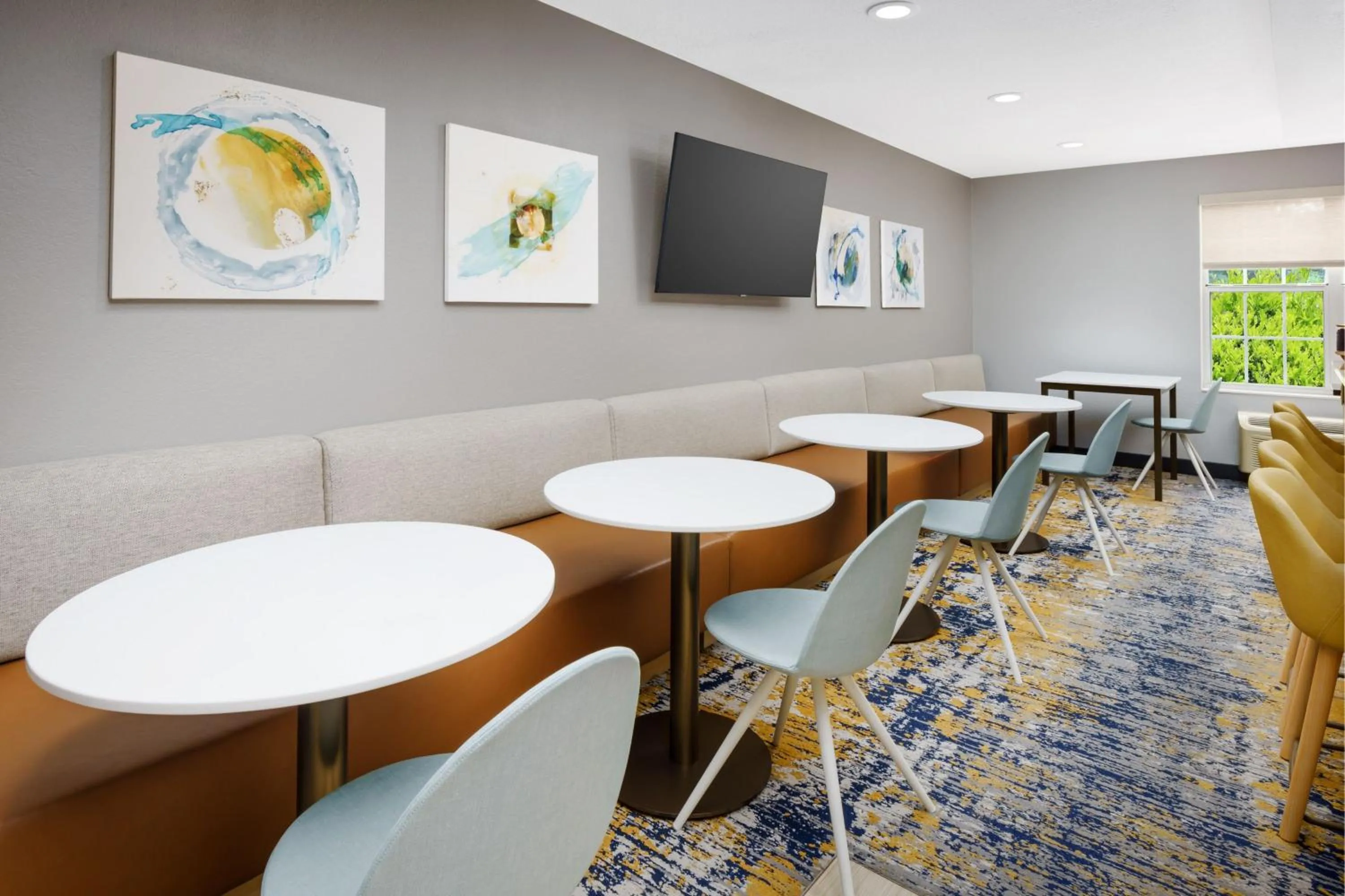 Breakfast in TownePlace Suites Philadelphia Horsham