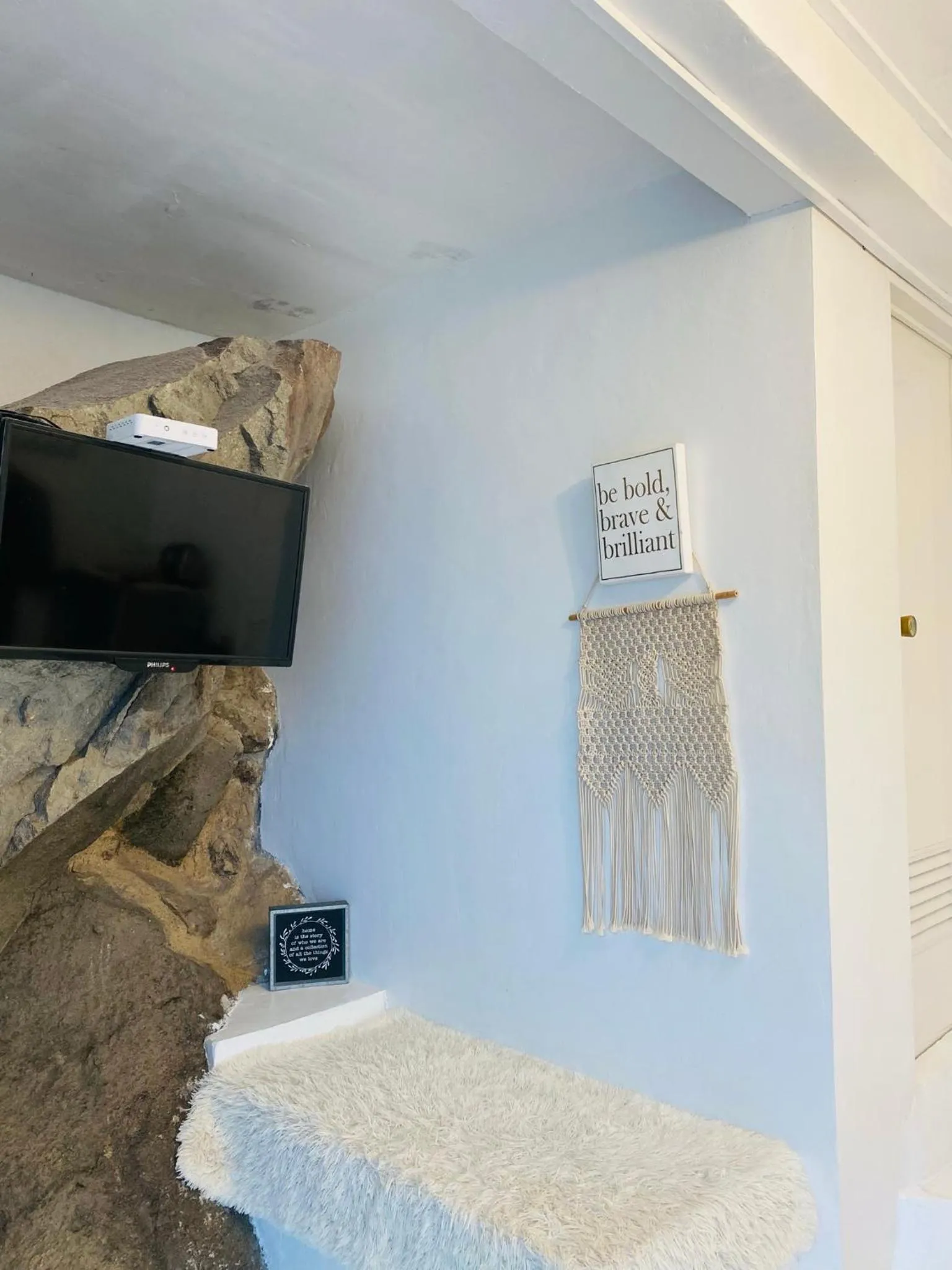 TV and multimedia in Bintana Sa Paraiso