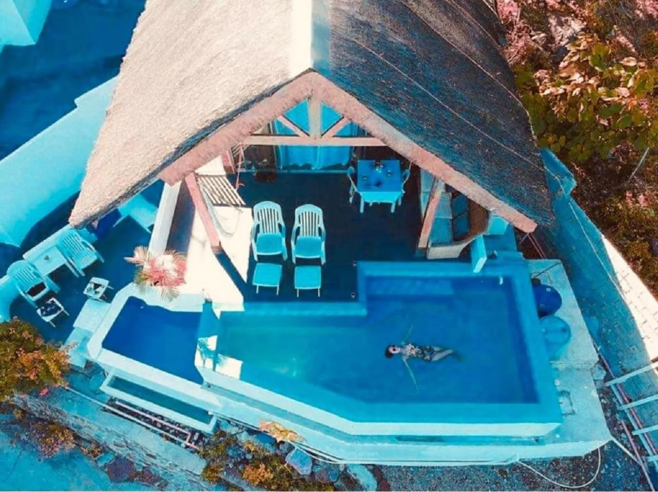 Property building in Bintana Sa Paraiso