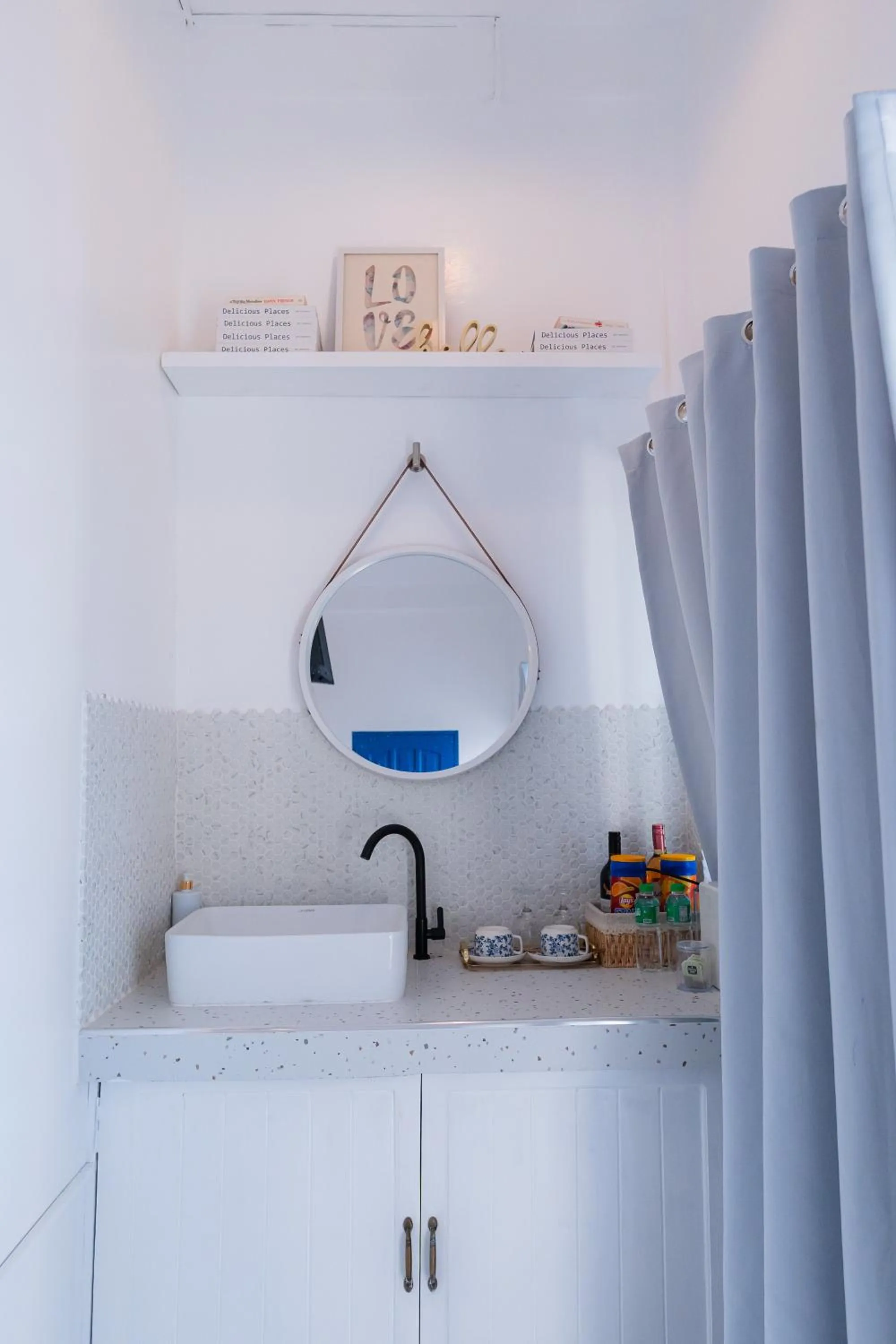 minibar in Bintana Sa Paraiso