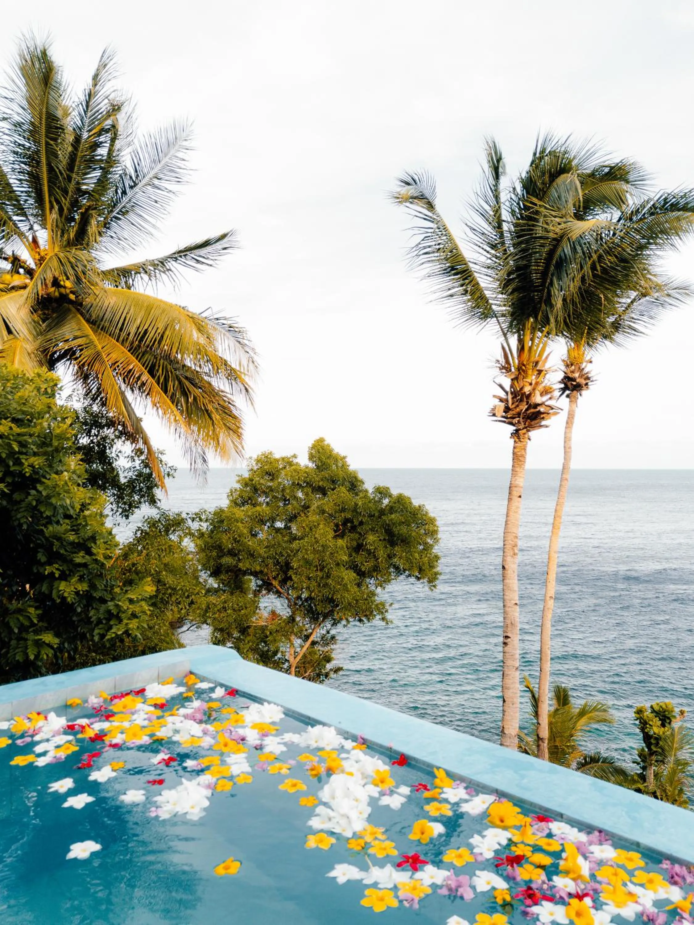 Property building in Bintana Sa Paraiso