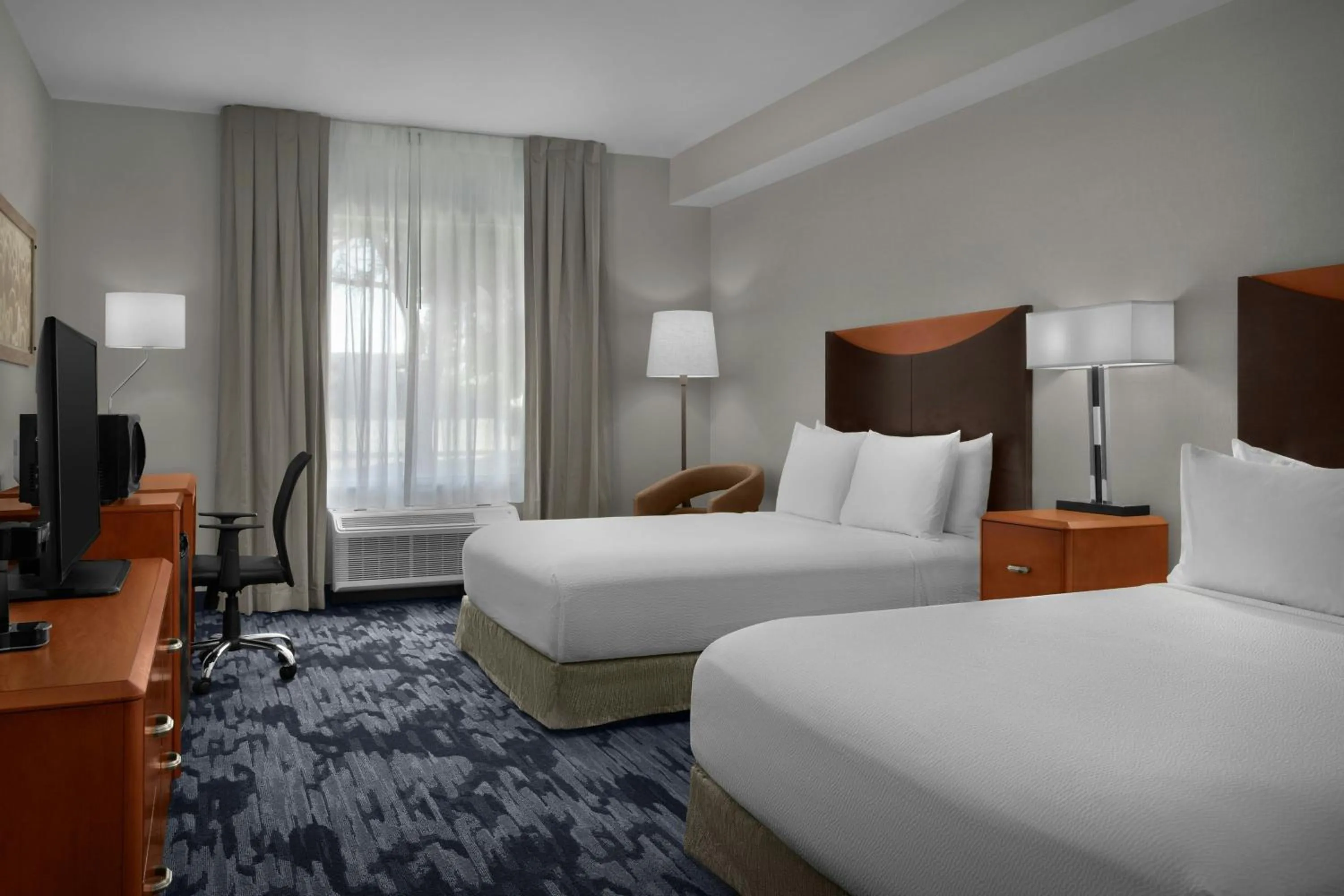 Photo of the whole room, Bed in Fairfield Inn and Suites Phoenix Chandler Fashion Center