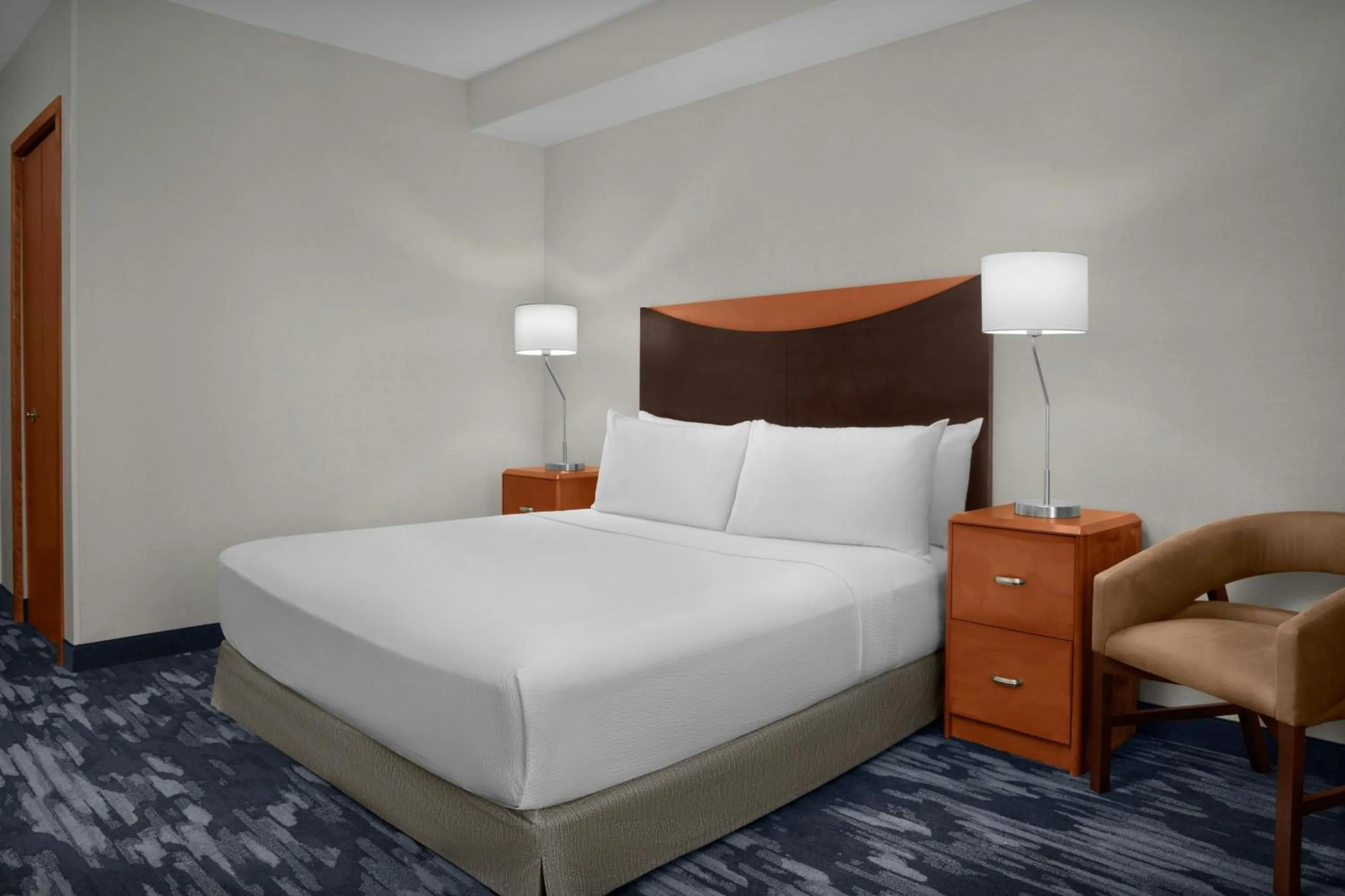 Photo of the whole room, Bed in Fairfield Inn and Suites Phoenix Chandler Fashion Center