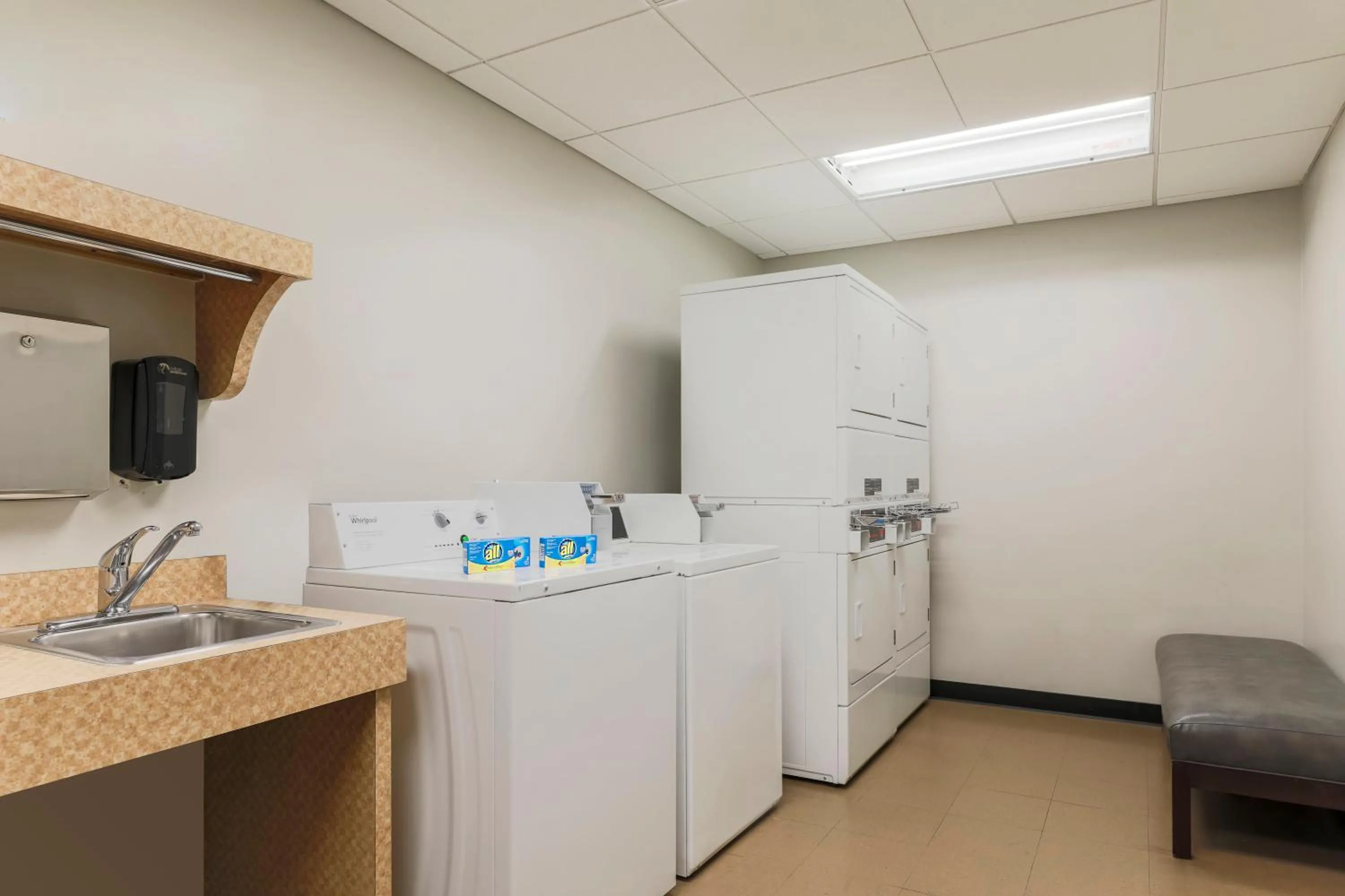 laundry in SpringHill Suites Phoenix Glendale Sports & Entertainment District