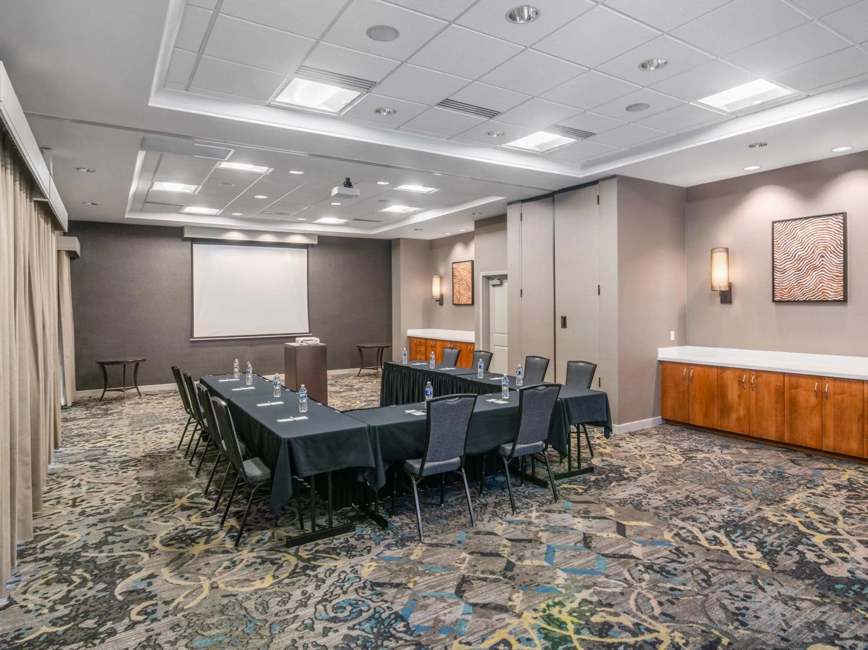 Meeting/conference room in Residence Inn Phoenix Glendale Sports & Entertainment District