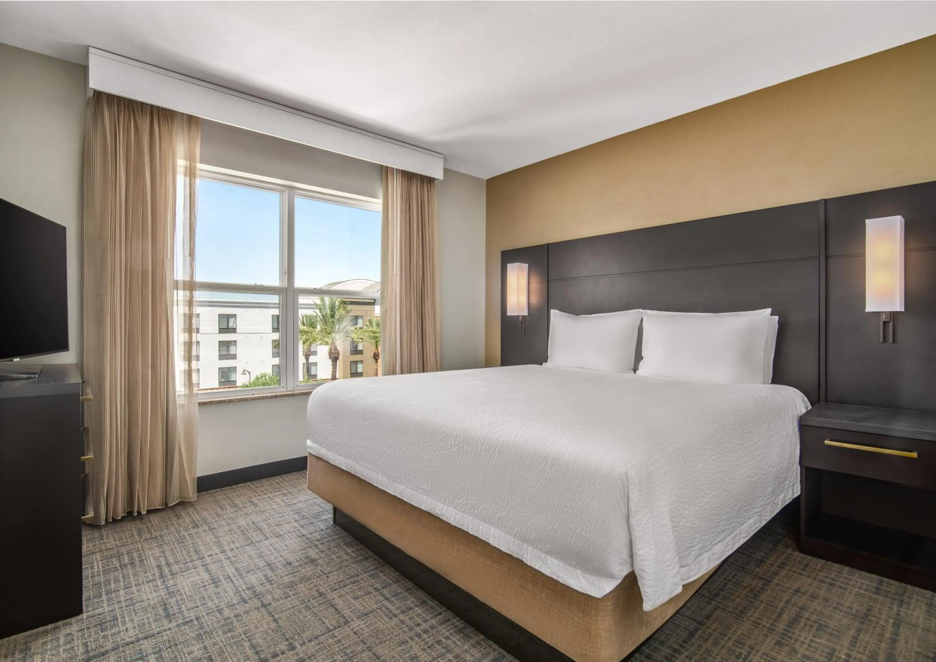 Bed in Residence Inn Phoenix Glendale Sports & Entertainment District