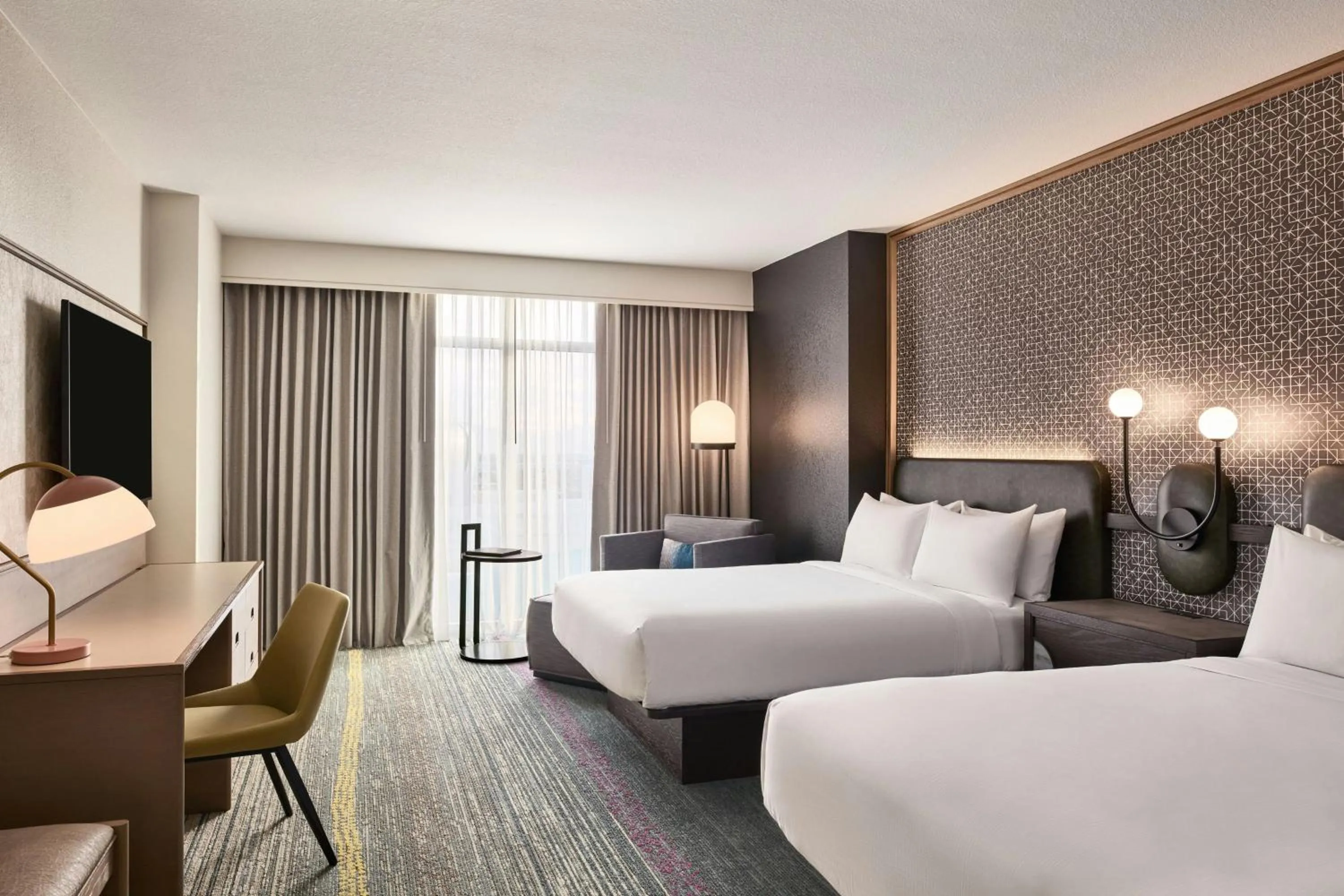 Photo of the whole room, Bed in Renaissance Phoenix Glendale Hotel & Conference Center