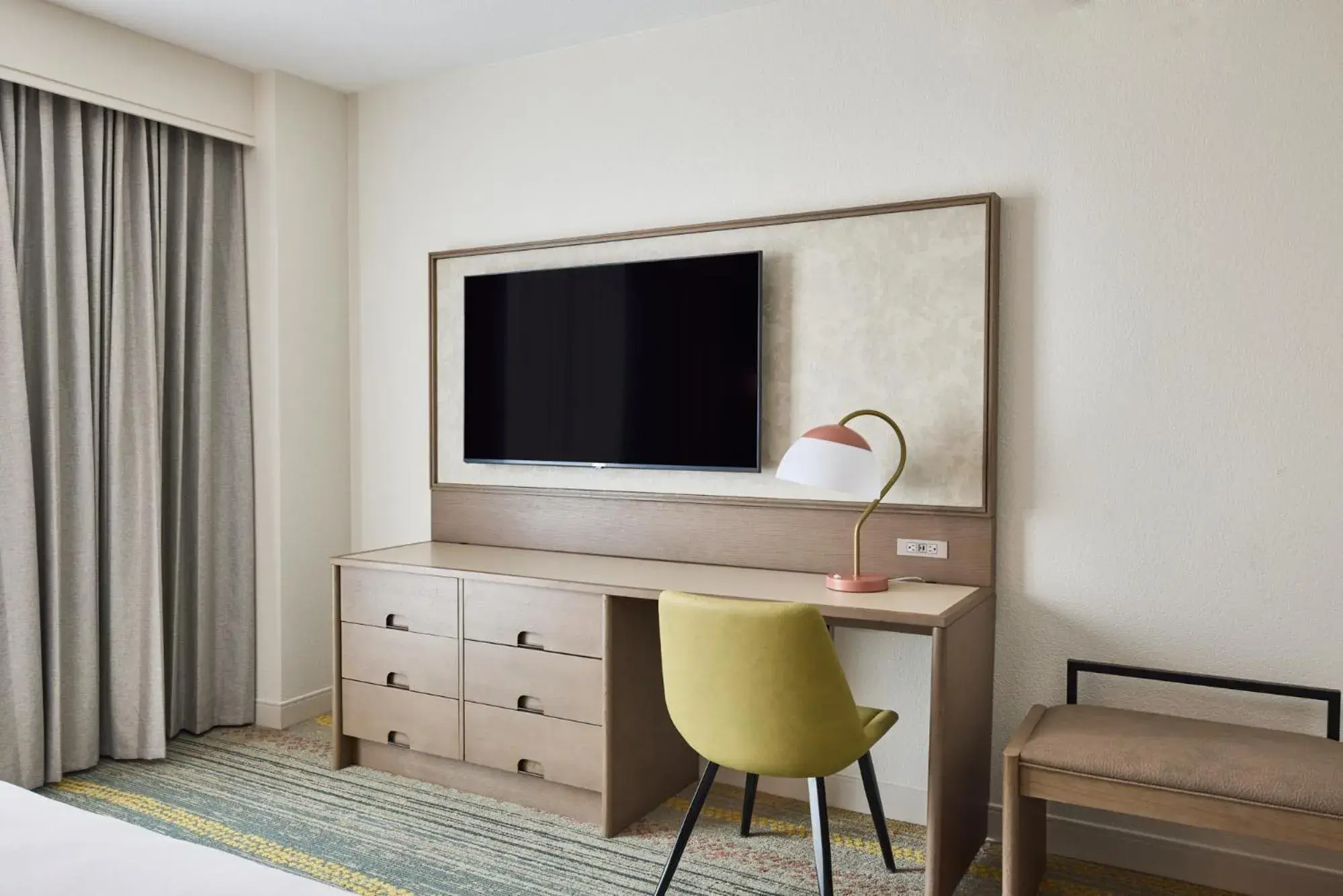 Guest Room with Two Double Beds in Renaissance Phoenix Glendale Hotel & Conference Center Guest Room with Two Double Beds in Renaissance Phoenix Glendale Hotel & Conference Center