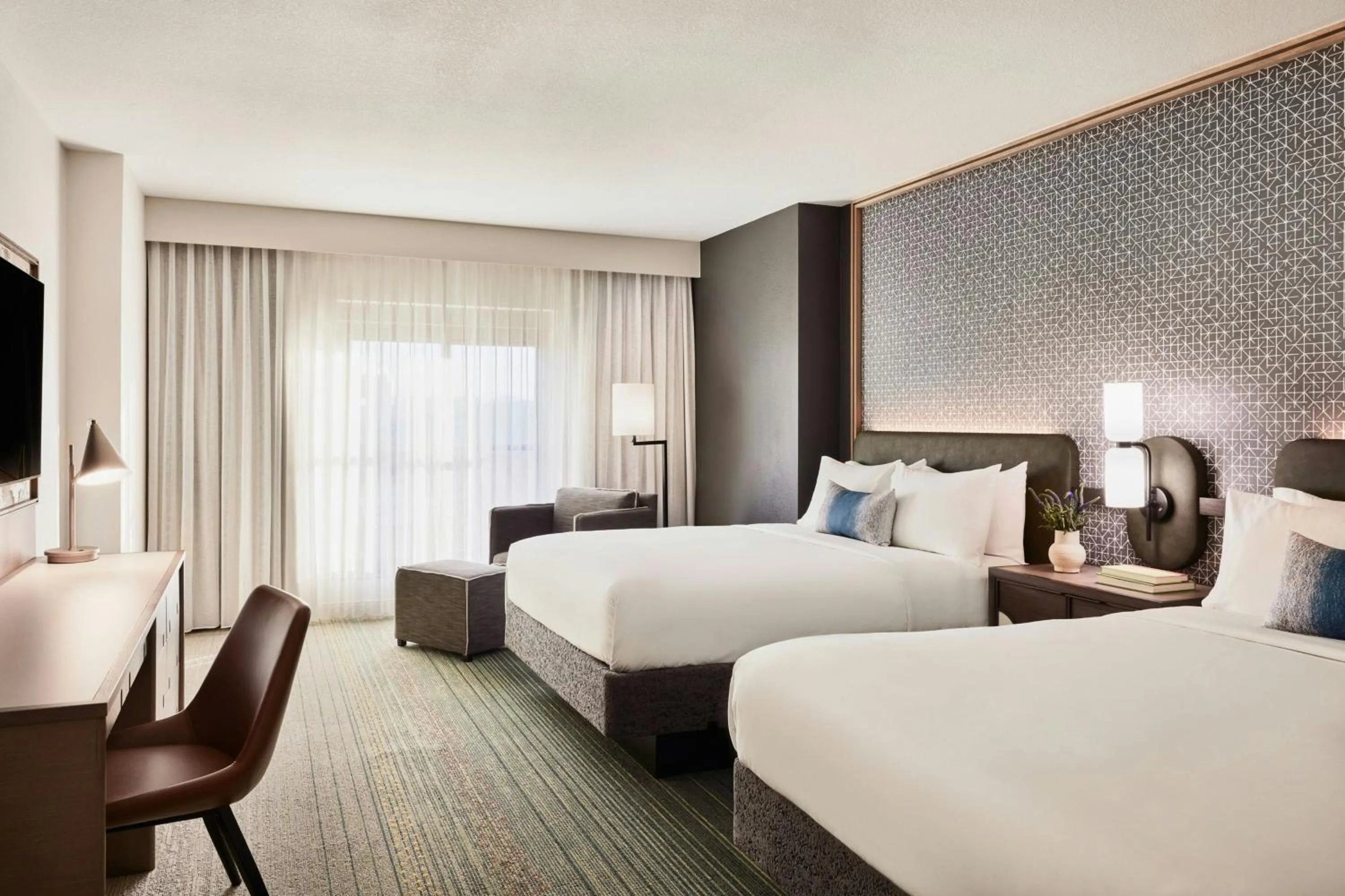 Photo of the whole room, Bed in Renaissance Phoenix Glendale Hotel & Conference Center