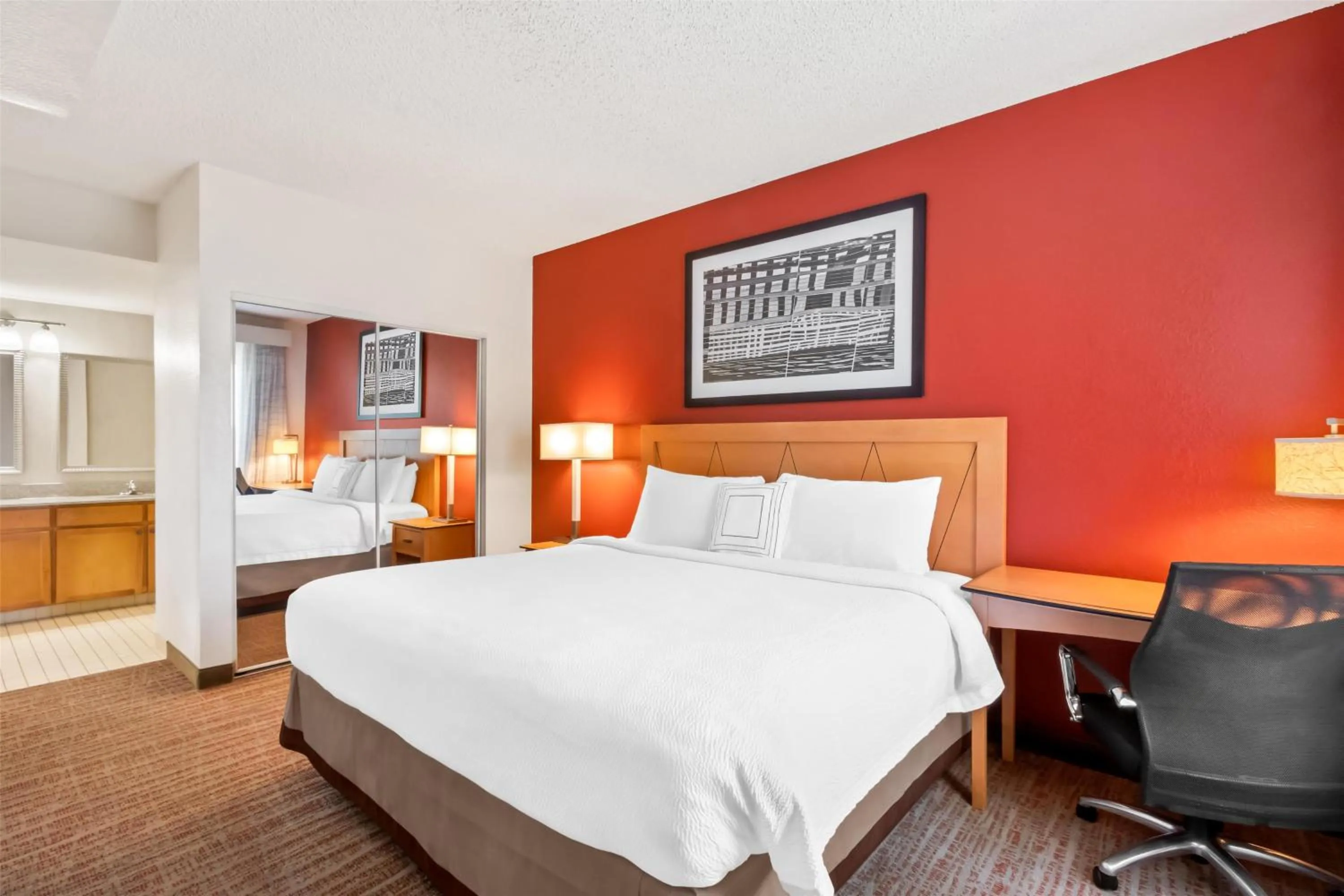 Photo of the whole room, Bed in Sonesta ES Suites Phoenix Goodyear