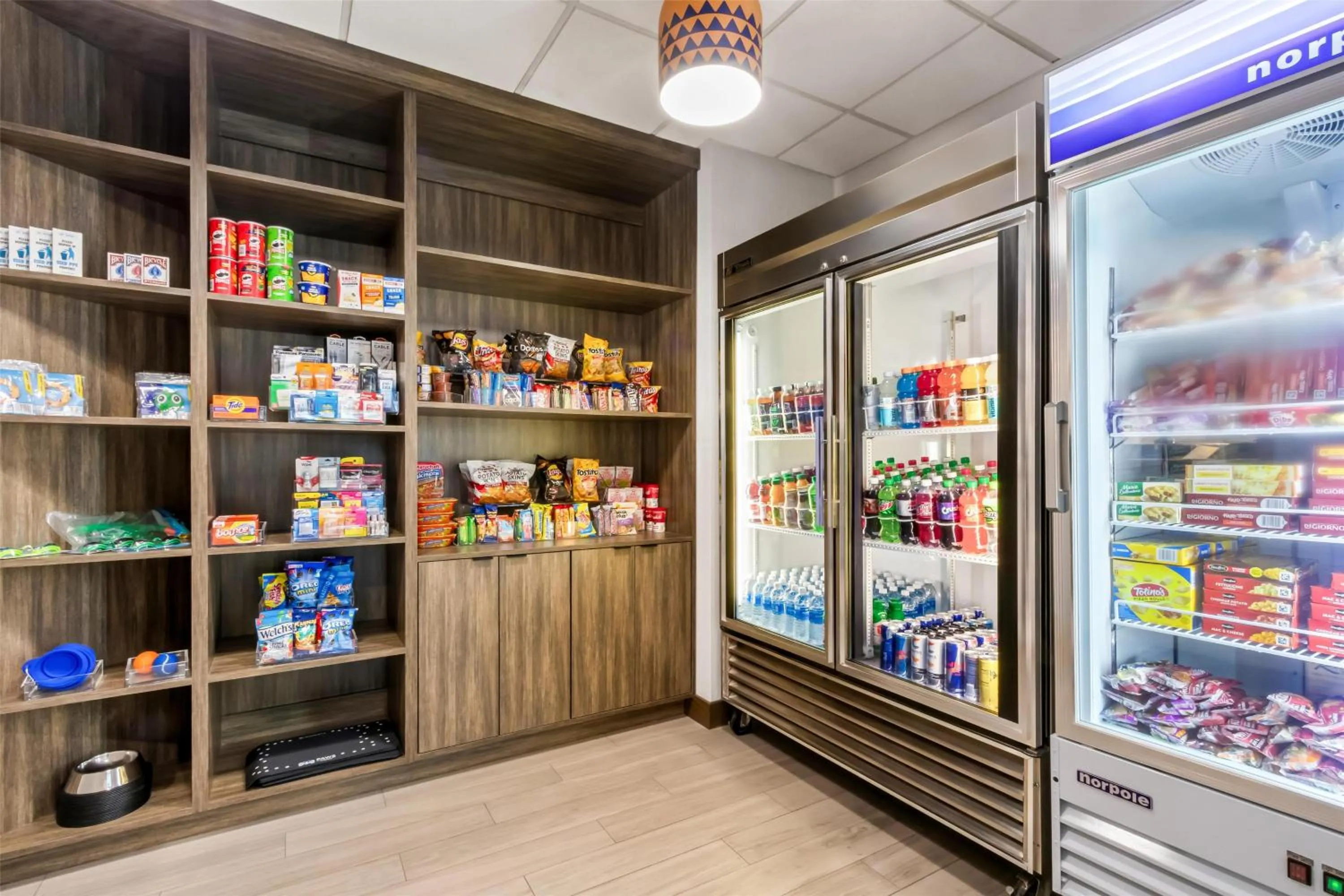 Food and drinks in Sonesta ES Suites Phoenix Goodyear