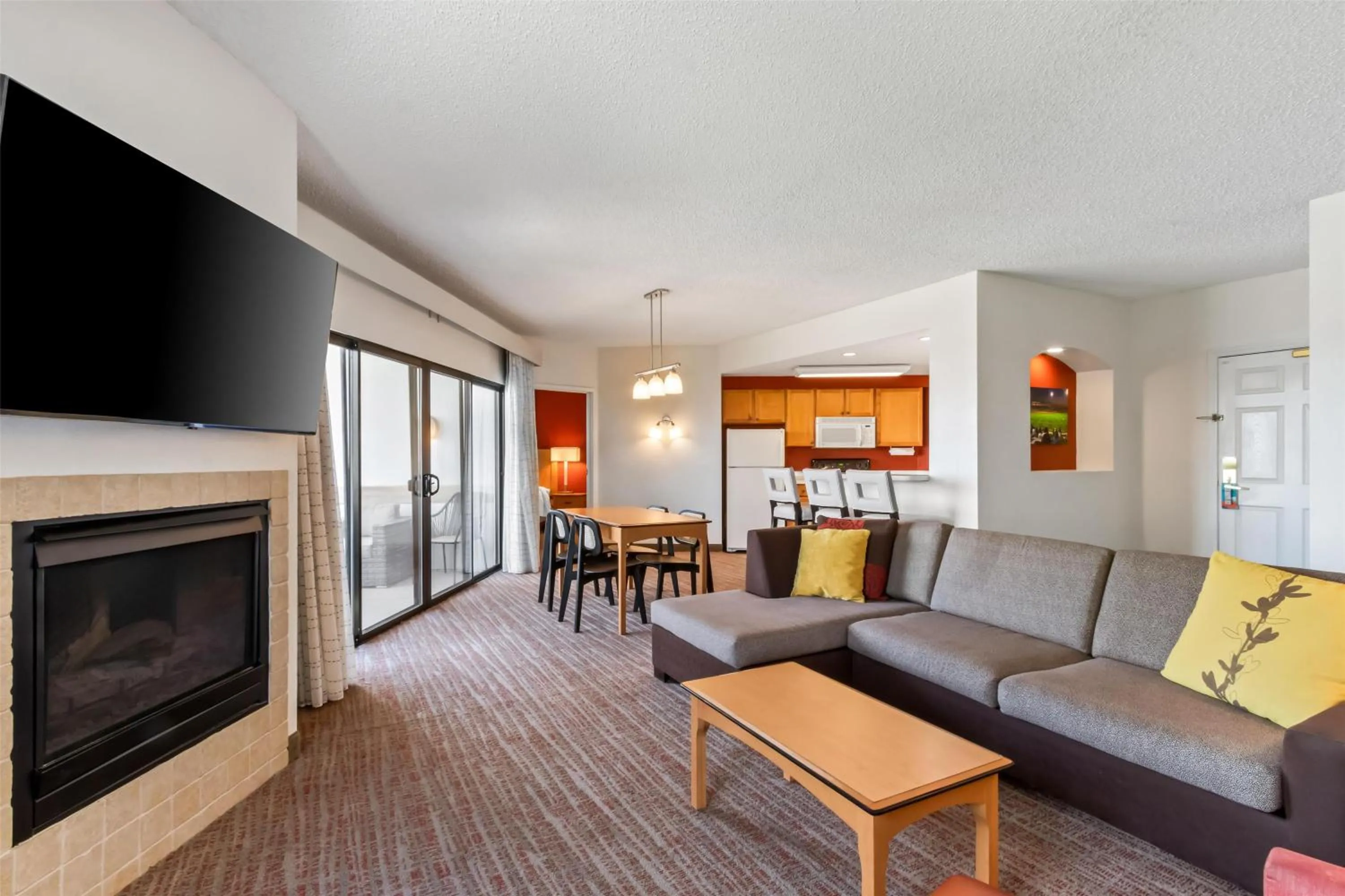 Photo of the whole room in Sonesta ES Suites Phoenix Goodyear