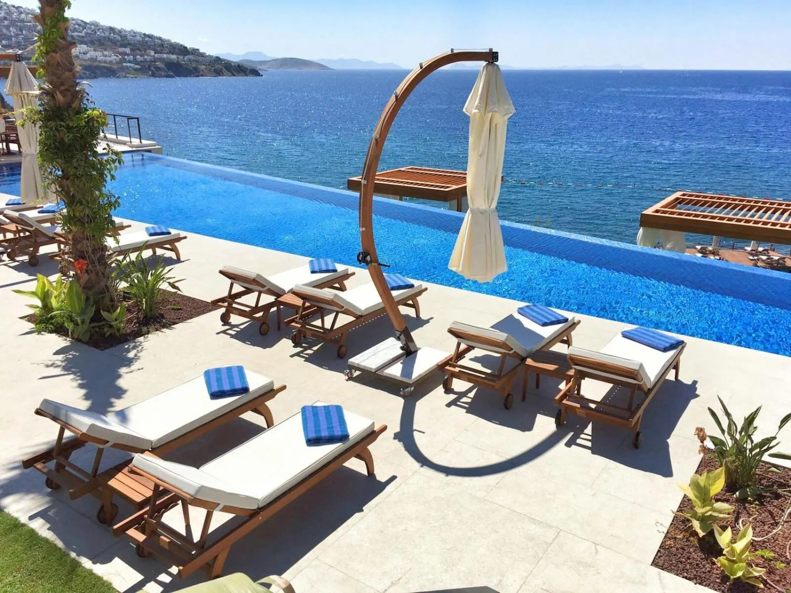 Swimming pool in Allium Bodrum Resort & Spa