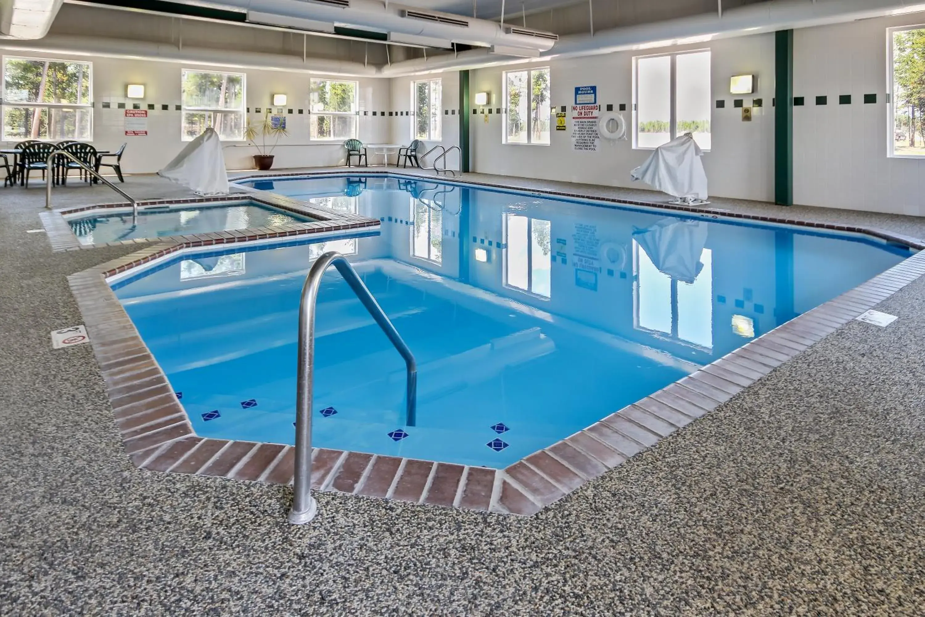 Swimming pool in Yellowstone West Gate Hotel Swimming pool in Yellowstone West Gate Hotel