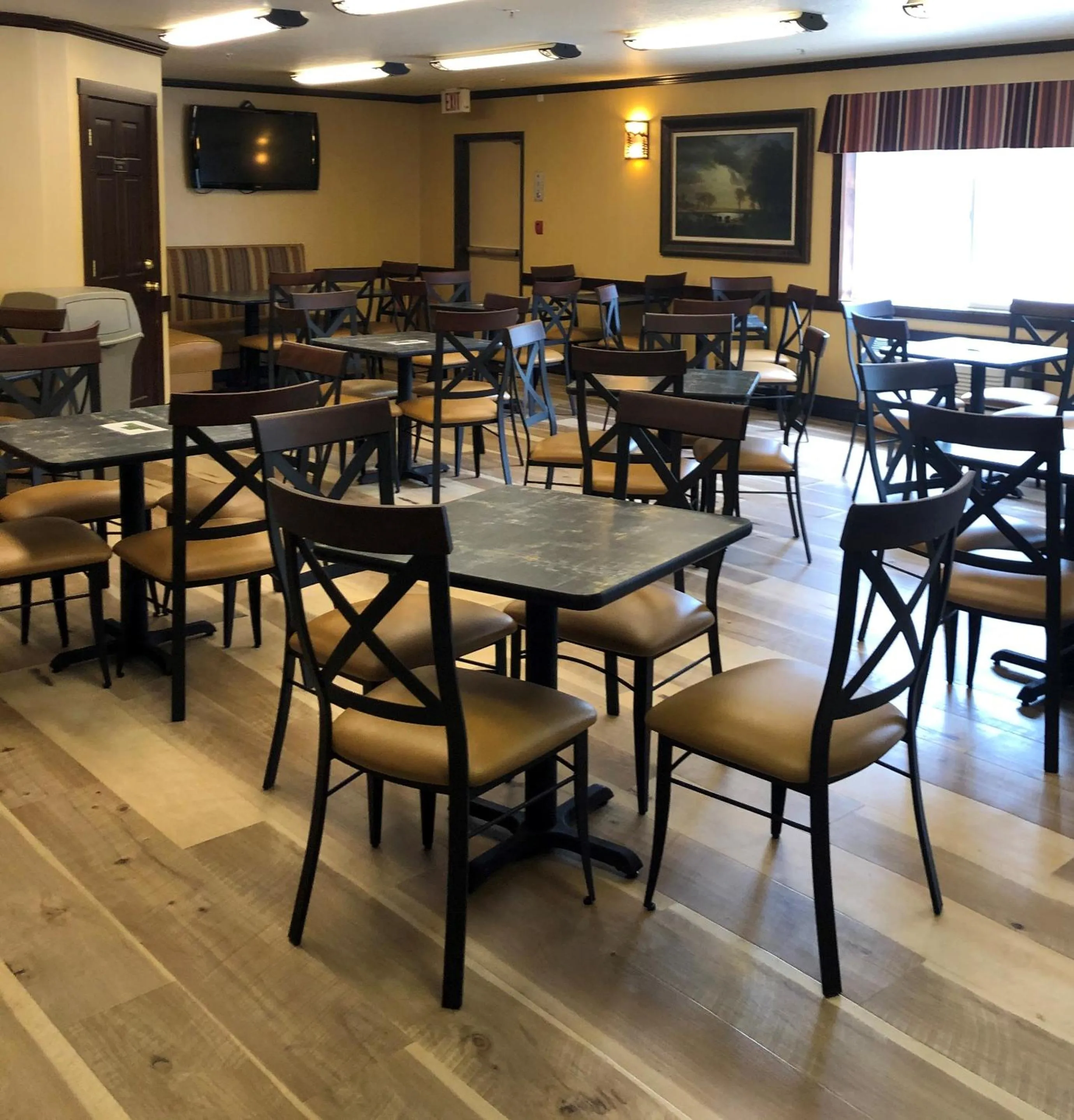 Breakfast in Yellowstone West Gate Hotel