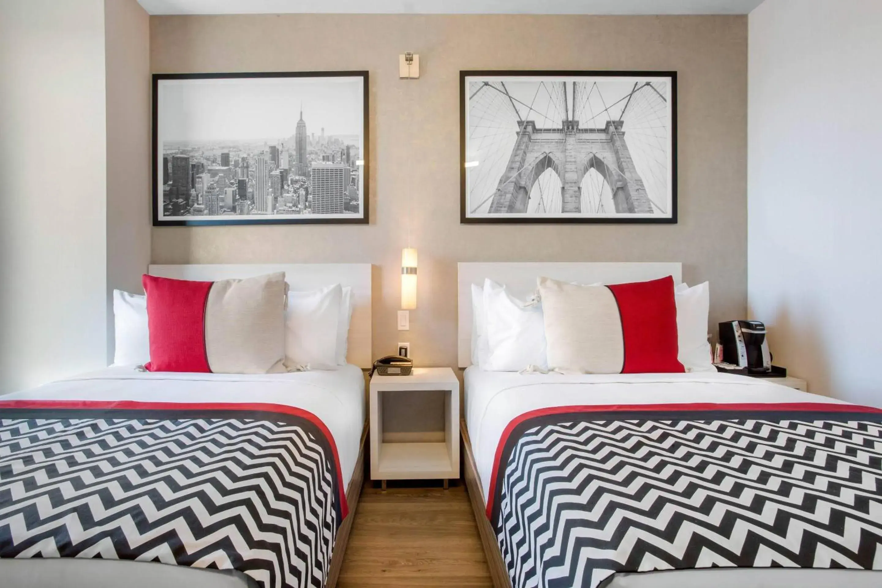 Bedroom, Bed in Insignia Hotel Brooklyn, an Ascend Collection Hotel Bedroom, Bed in Insignia Hotel Brooklyn, an Ascend Collection Hotel