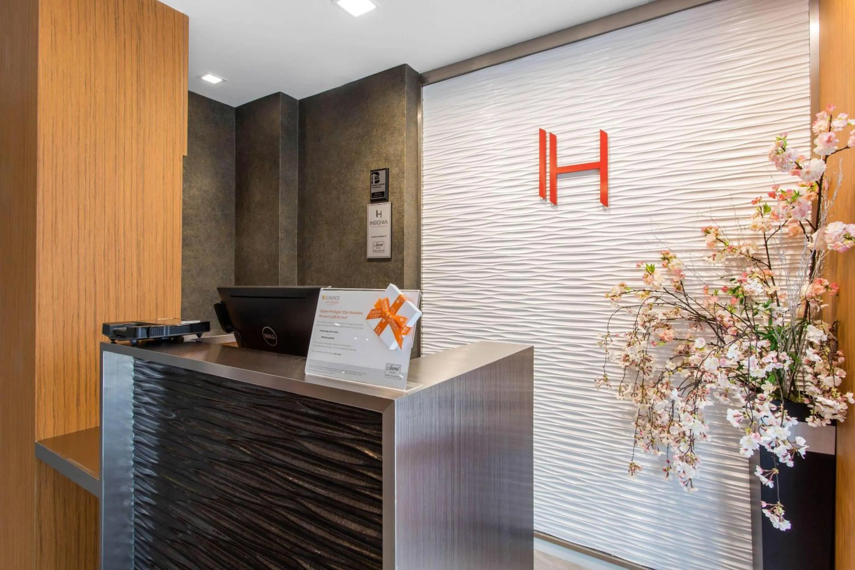 Lobby or reception in Insignia Hotel Brooklyn, an Ascend Collection Hotel