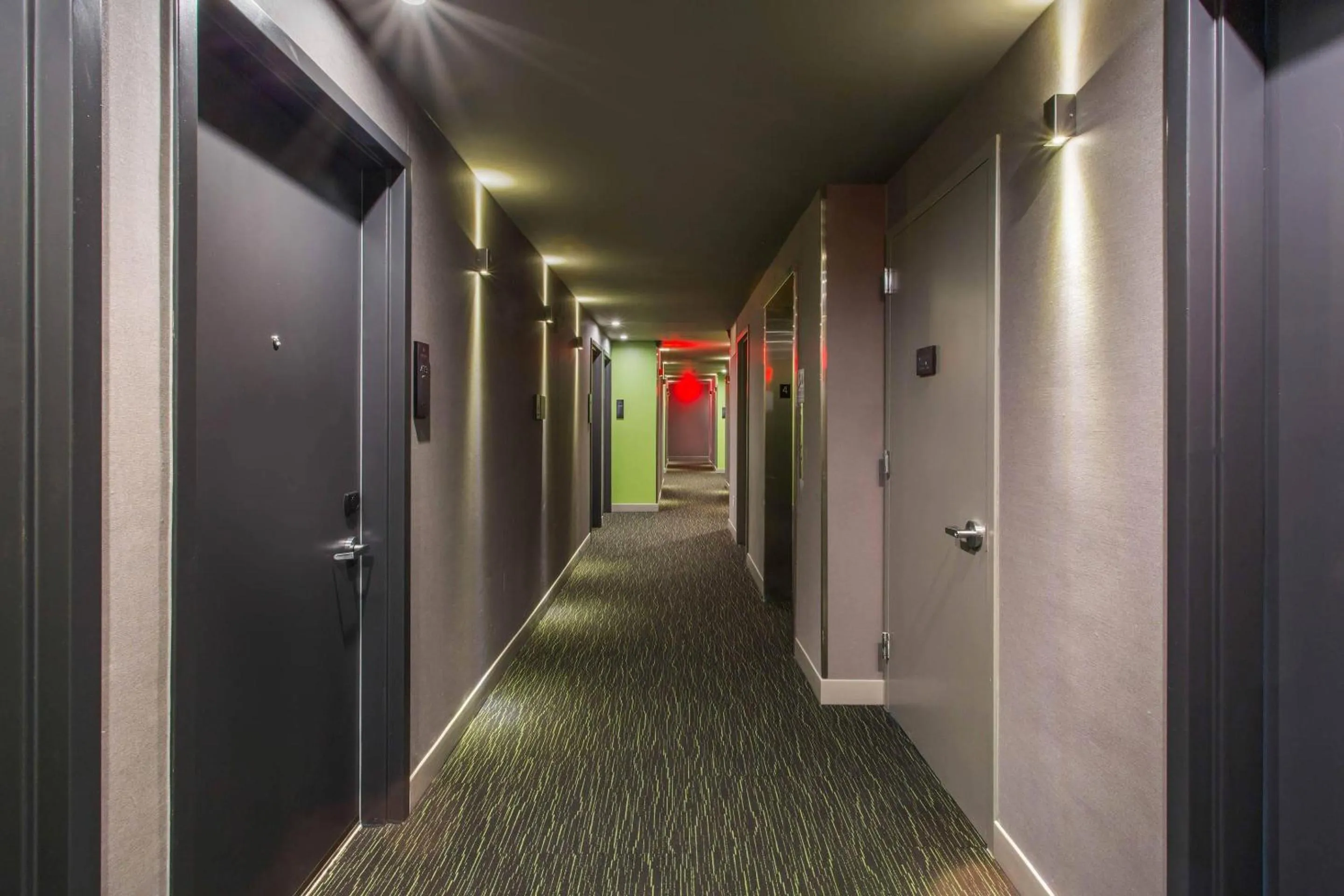 Lobby or reception in Insignia Hotel Brooklyn, an Ascend Collection Hotel