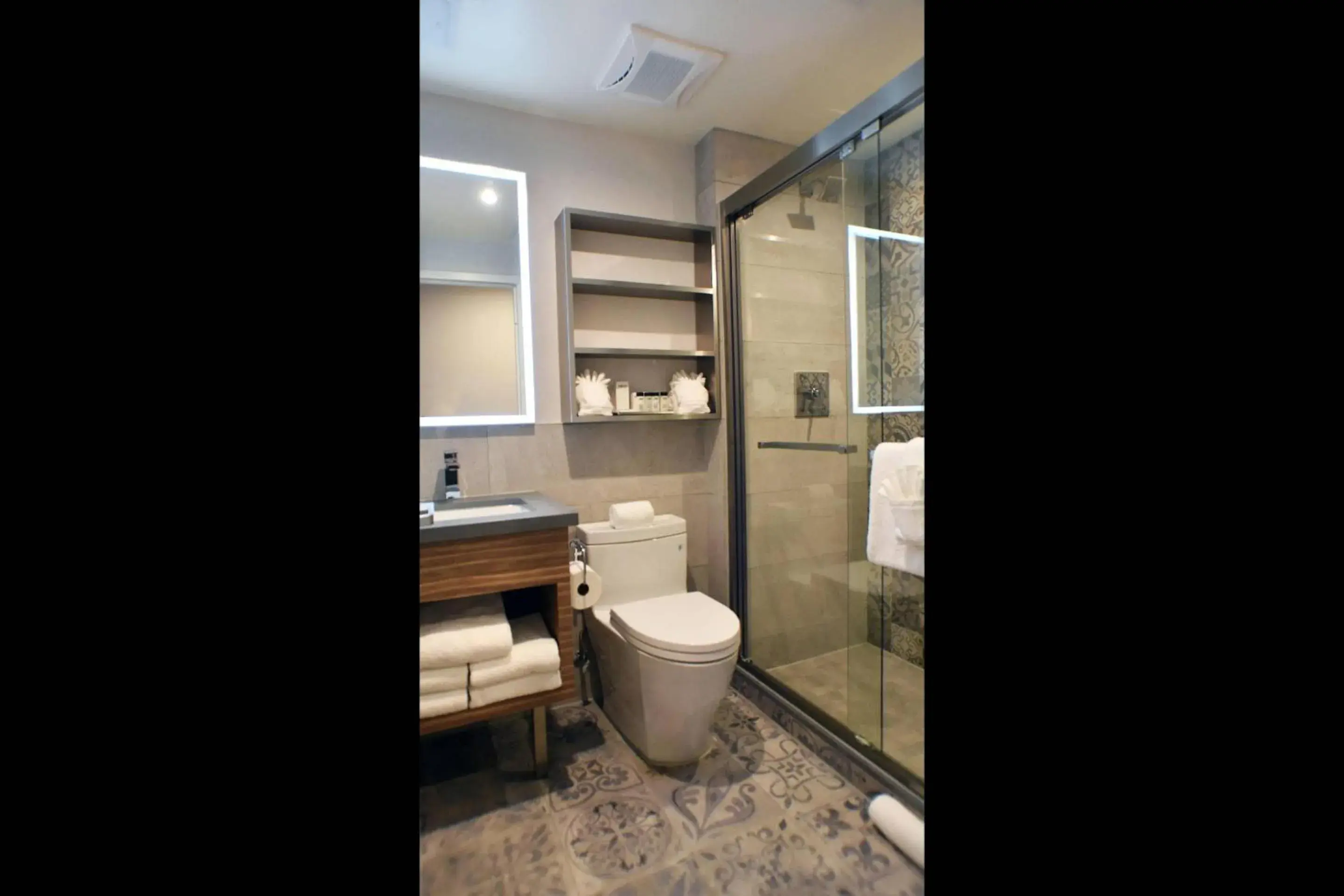 King Room - Non-Smoking in Insignia Hotel Brooklyn, an Ascend Collection Hotel King Room - Non-Smoking in Insignia Hotel Brooklyn, an Ascend Collection Hotel