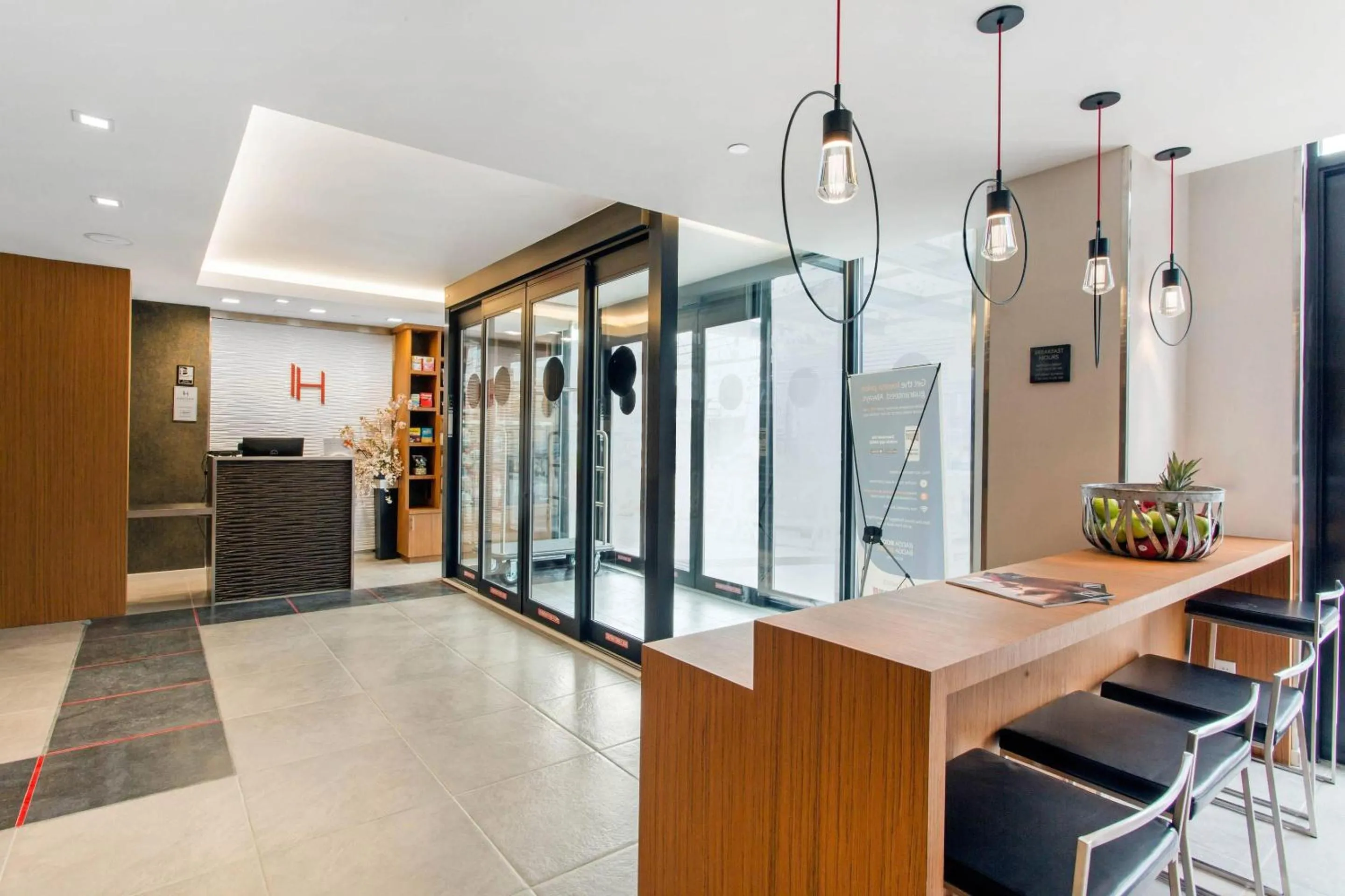 Lobby or reception in Insignia Hotel Brooklyn, an Ascend Collection Hotel