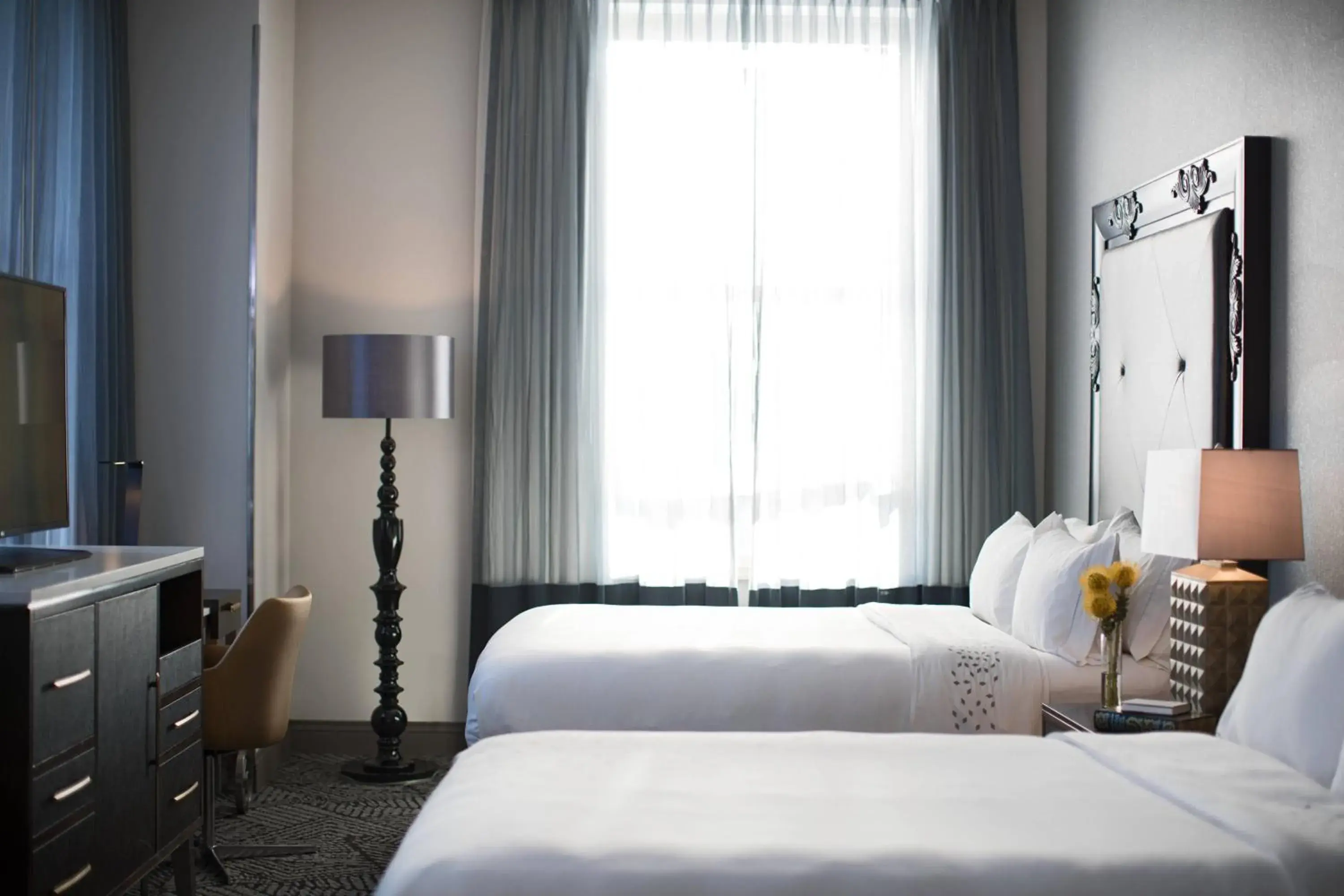 Guest room with Two Queen Beds and Club lounge access in Renaissance Pittsburgh Hotel Guest room with Two Queen Beds and Club lounge access in Renaissance Pittsburgh Hotel