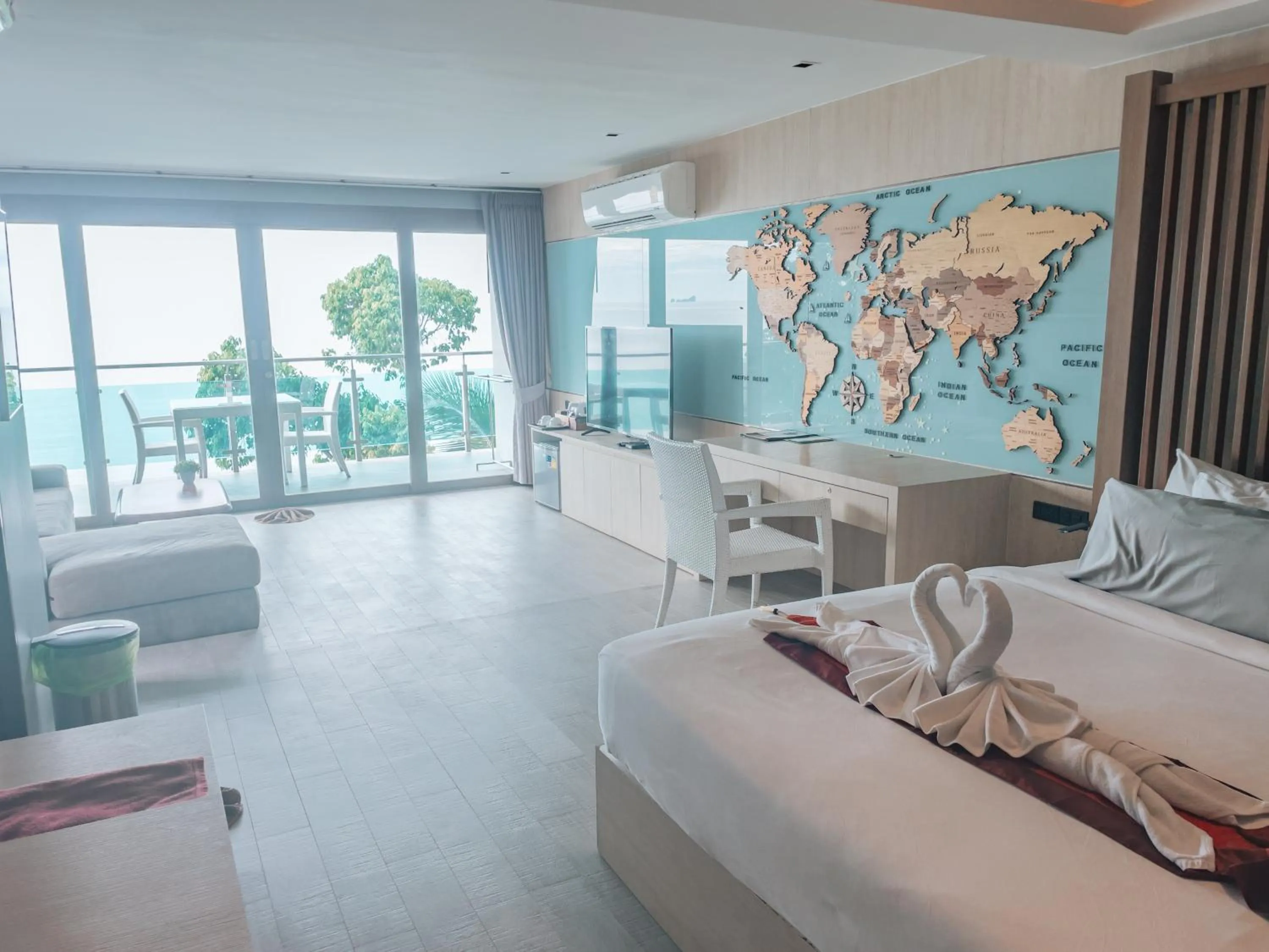 Bedroom, Bed in Cliff Lanta Suite-Koh Lanta Krabi