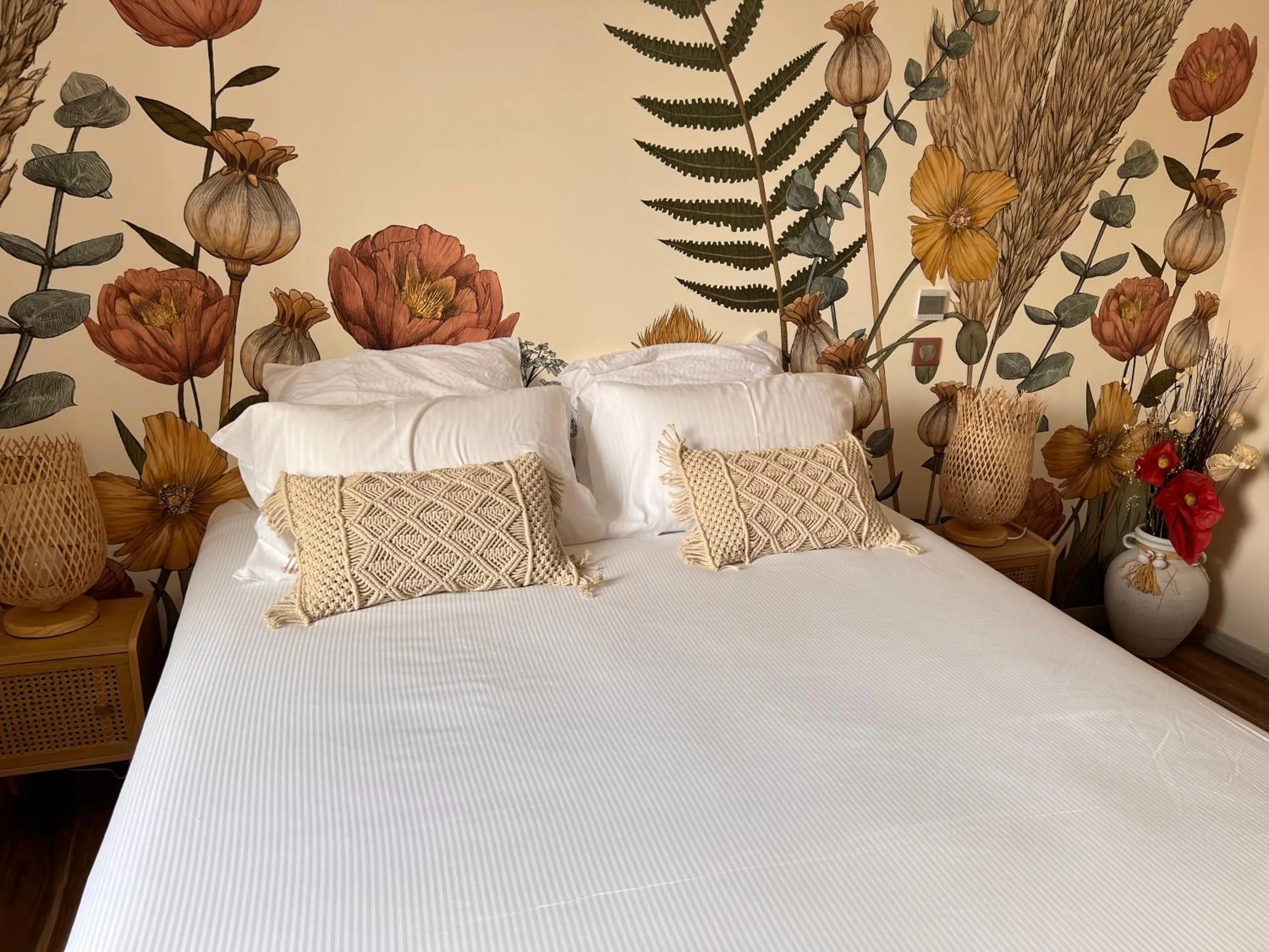 Bed in Logis Hôtel de france