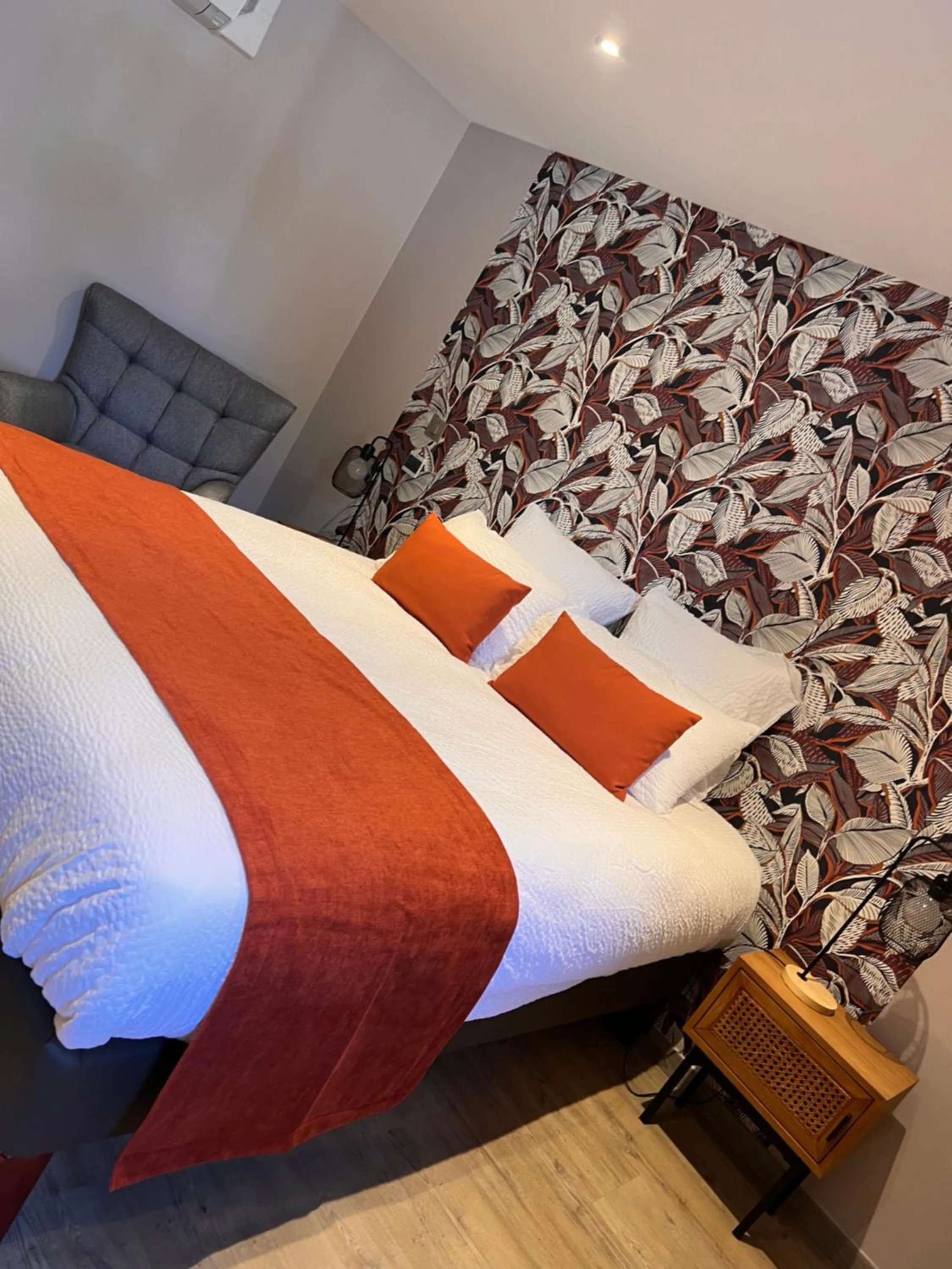 Bedroom, Bed in Logis Hôtel de france