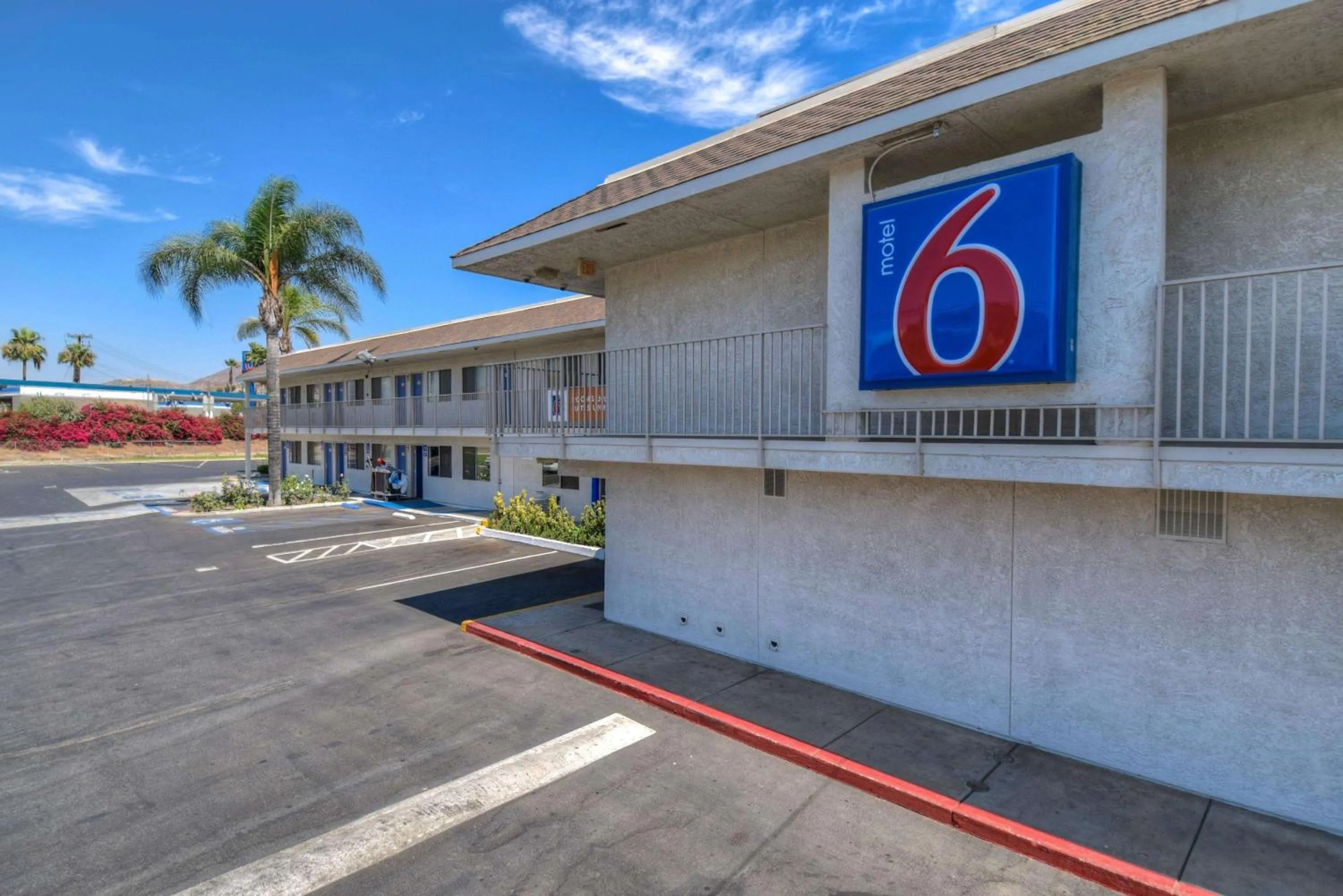 Property building in Motel 6-Jurupa Valley, CA - Riverside West