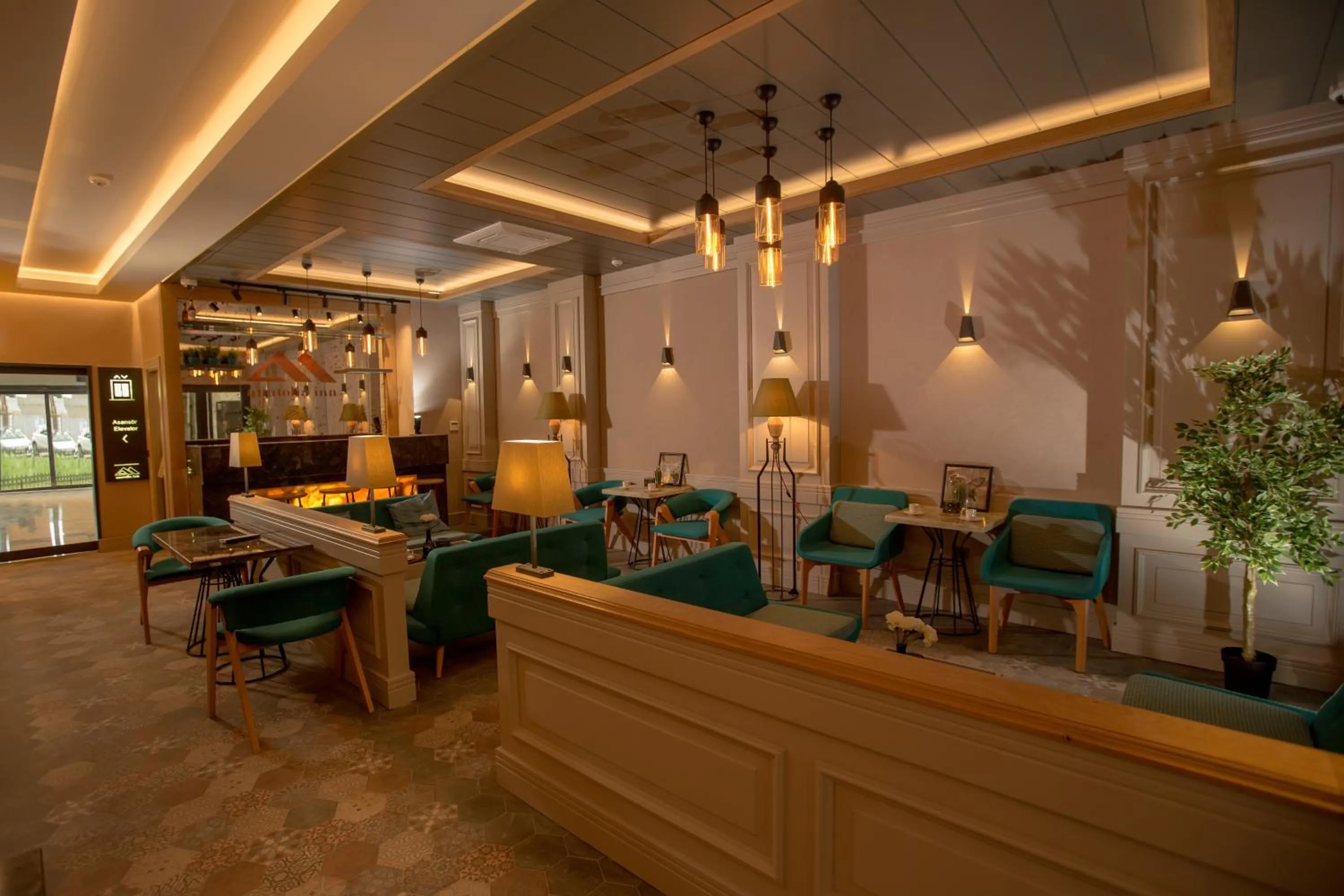 Restaurant/places to eat in Anatolia Inn