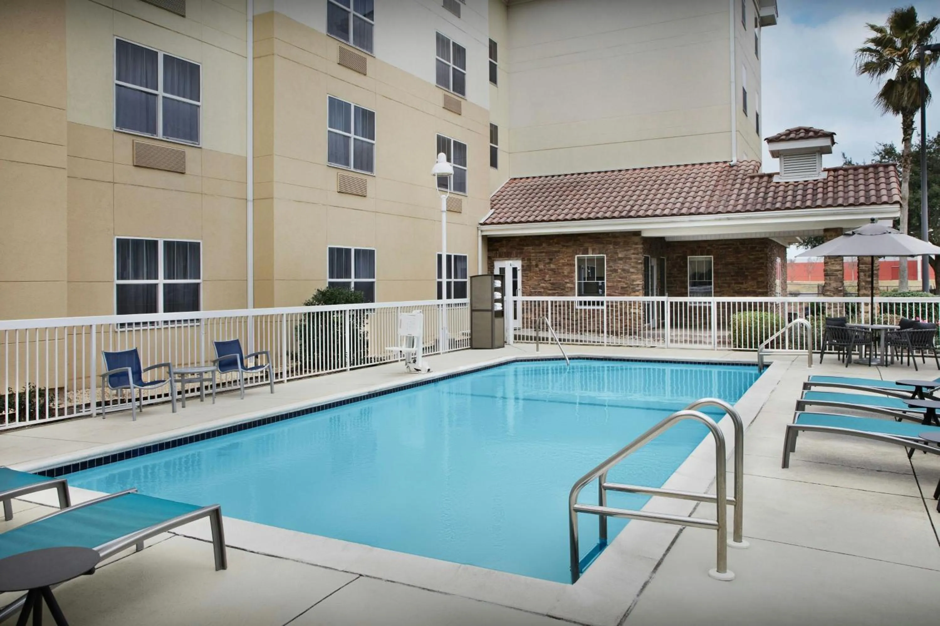 Swimming pool in TownePlace Suites Pensacola