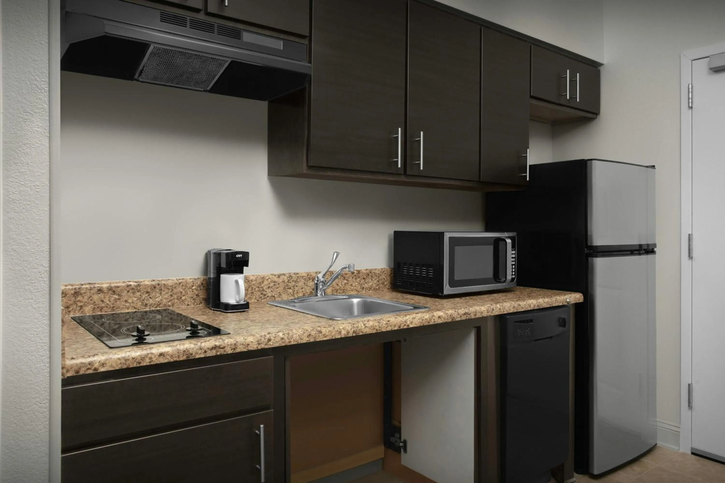 Kitchen or kitchenette in TownePlace Suites Pensacola