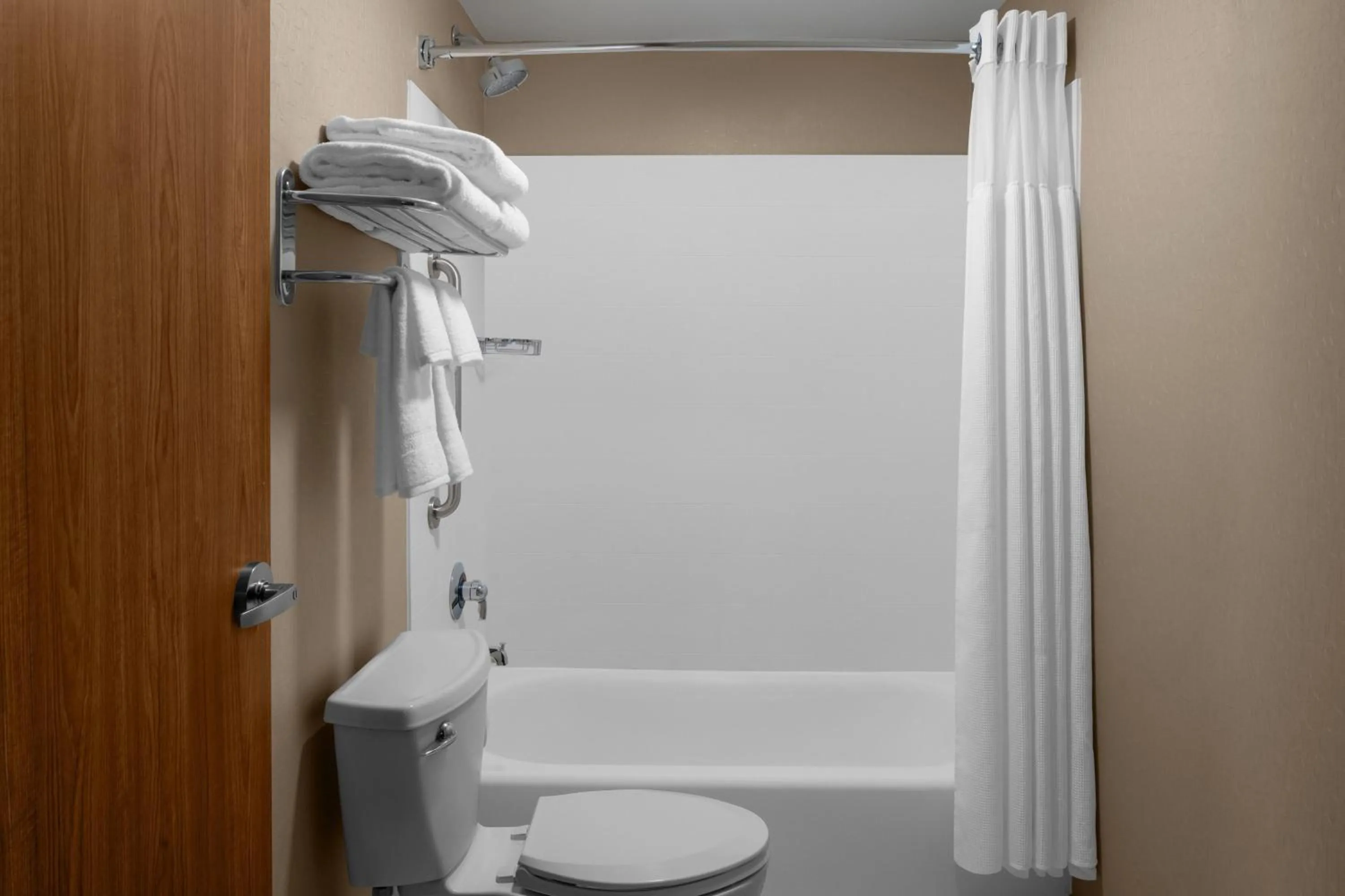 Bathroom in SpringHill Suites Pittsburgh Southside Works