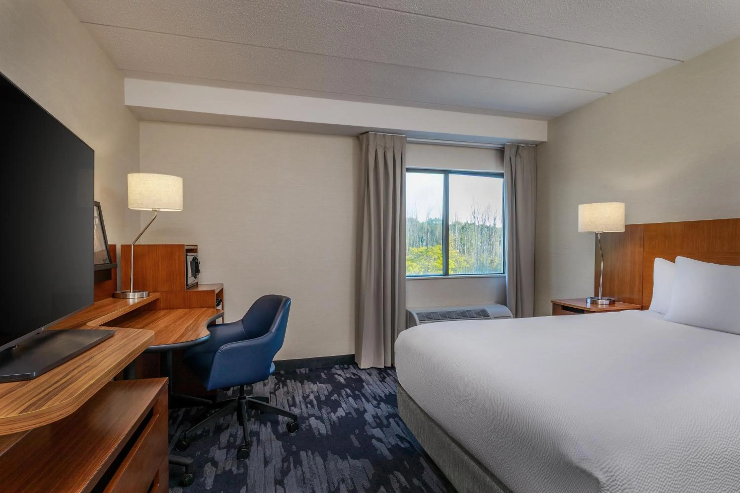 Bedroom, Bed in Fairfield Inn Portsmouth Seacoast